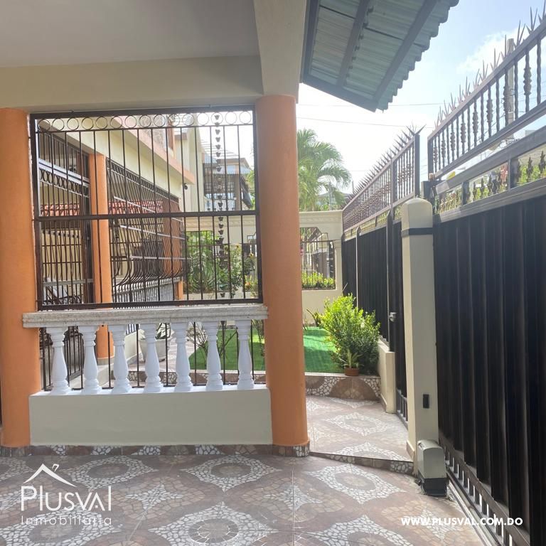 Amplia casa de dos niveles en venta en la Herradura. 293548