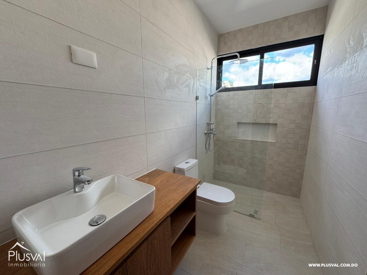 Casa en planos en venta en una zona residencial cerrada, Jardines del Sur. 477796