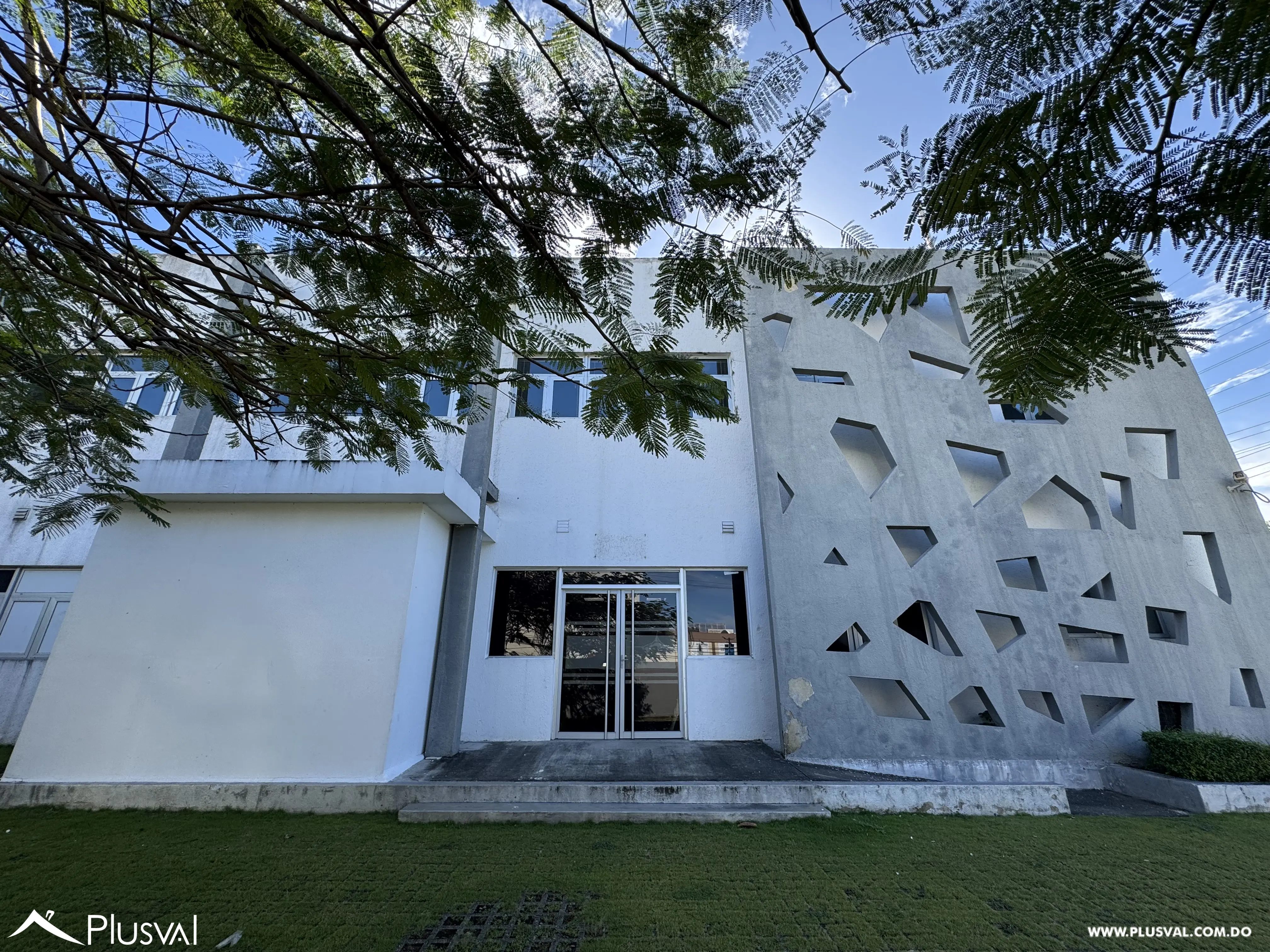 Edificio Comercial En Alquiler 496926