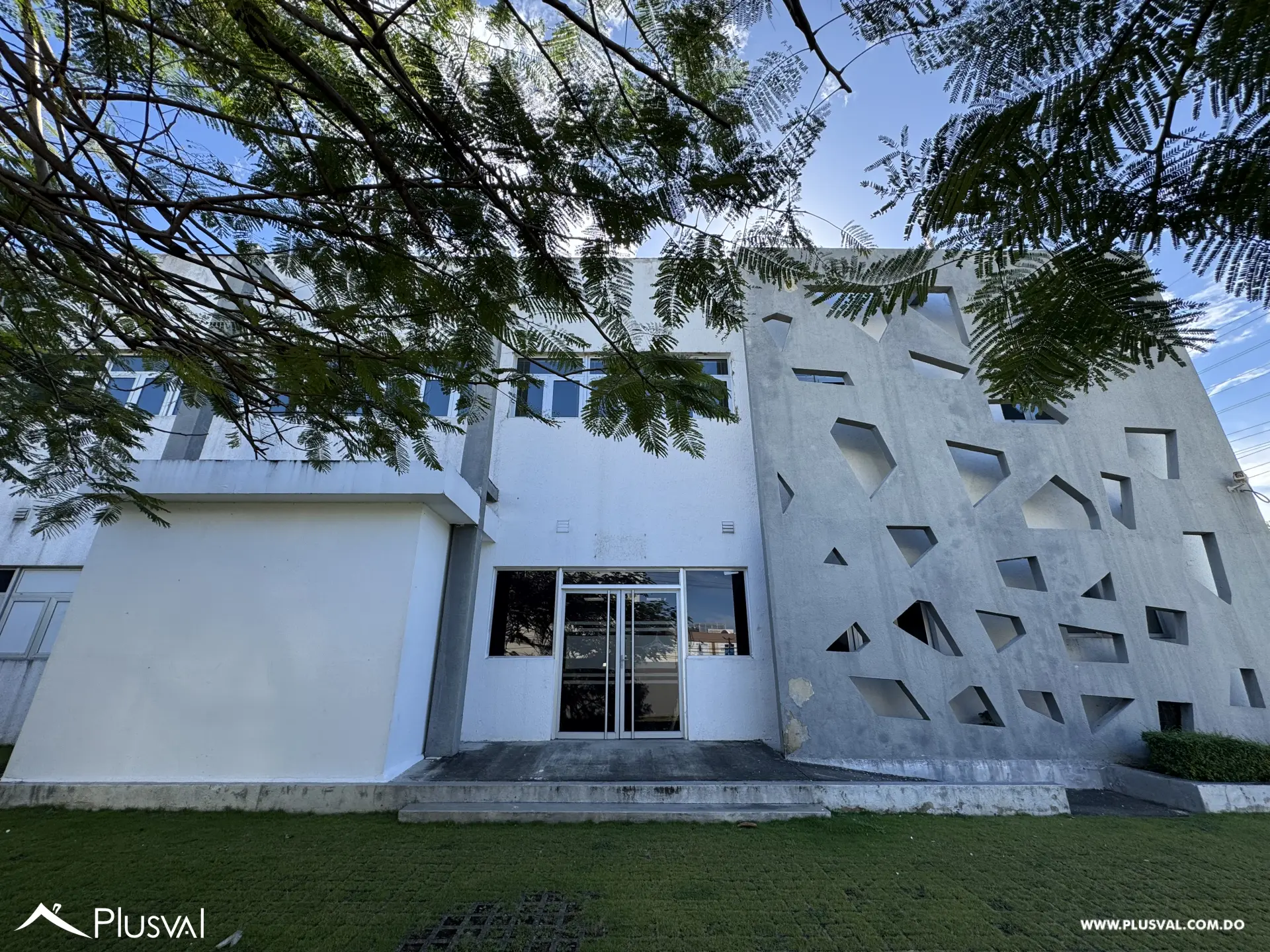 Edificio Comercial En Alquiler 496926