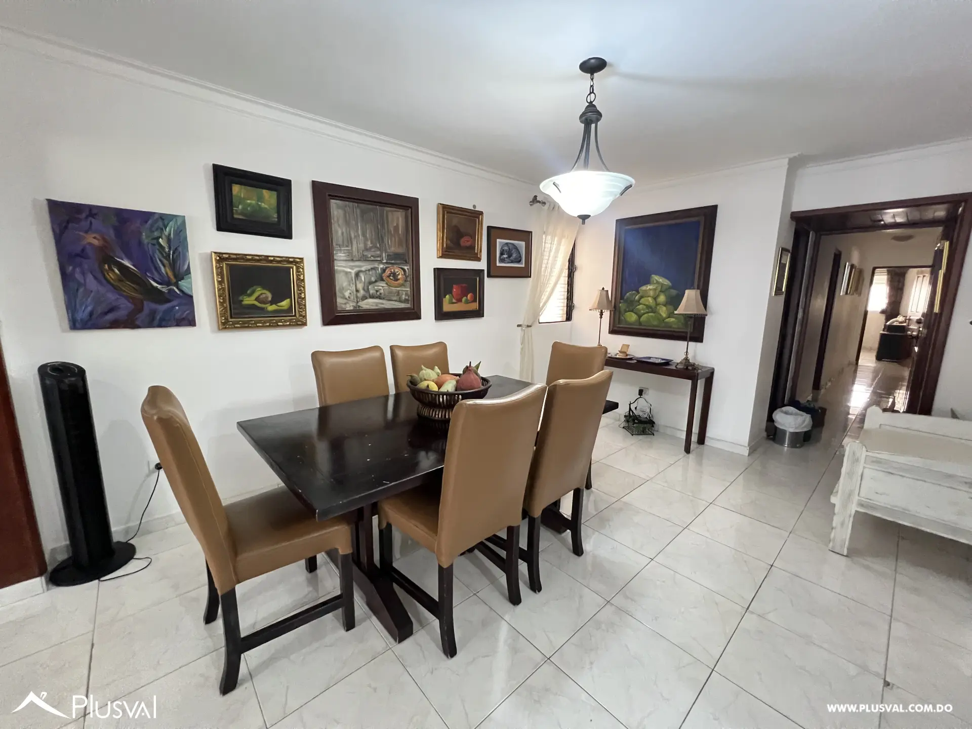 Espacioso apartamento clásico con terraza privada y vista panorámica 494967