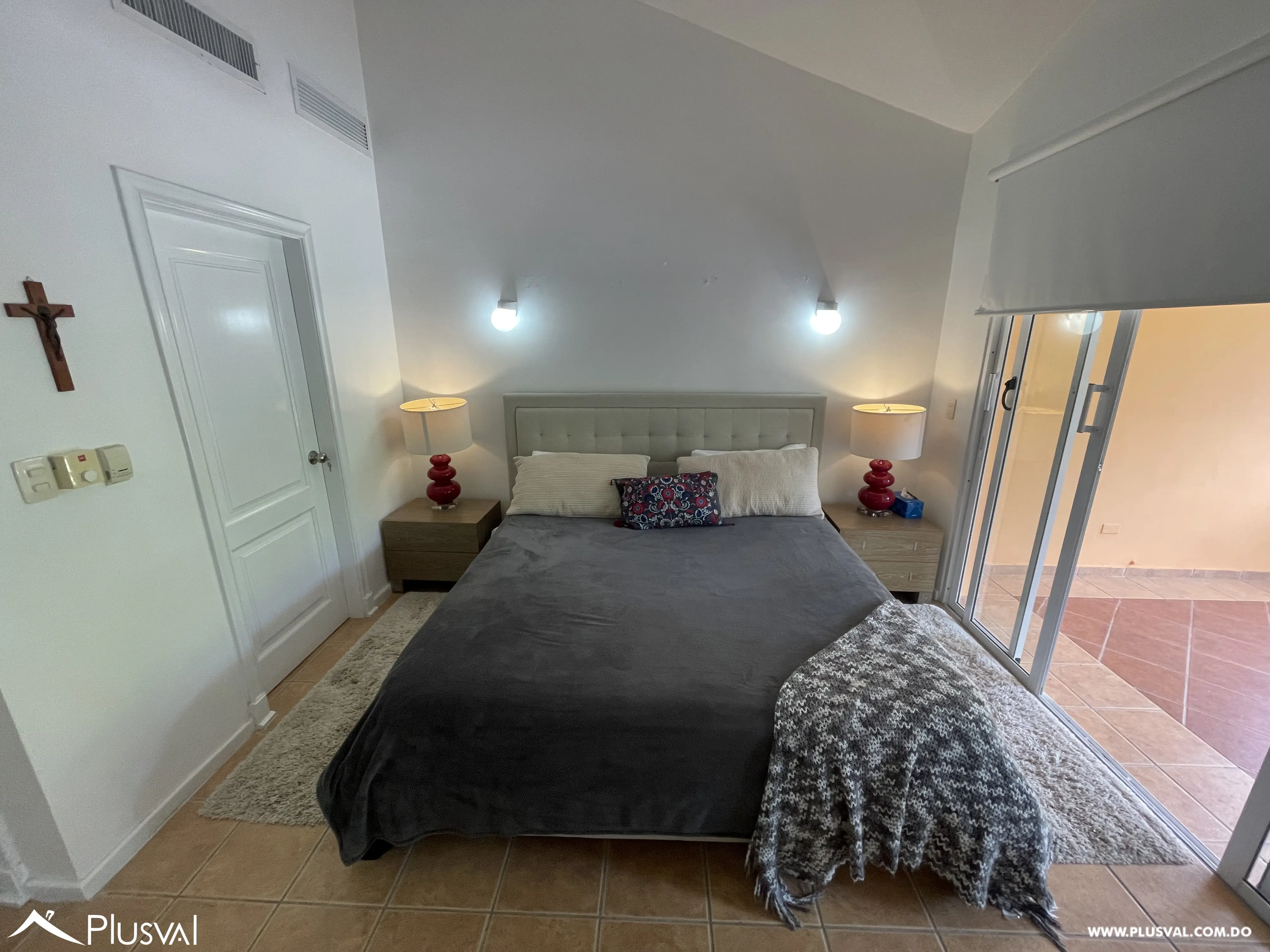 Townhouse amueblado en Metro Country Club – Listo para vivirlo 473760