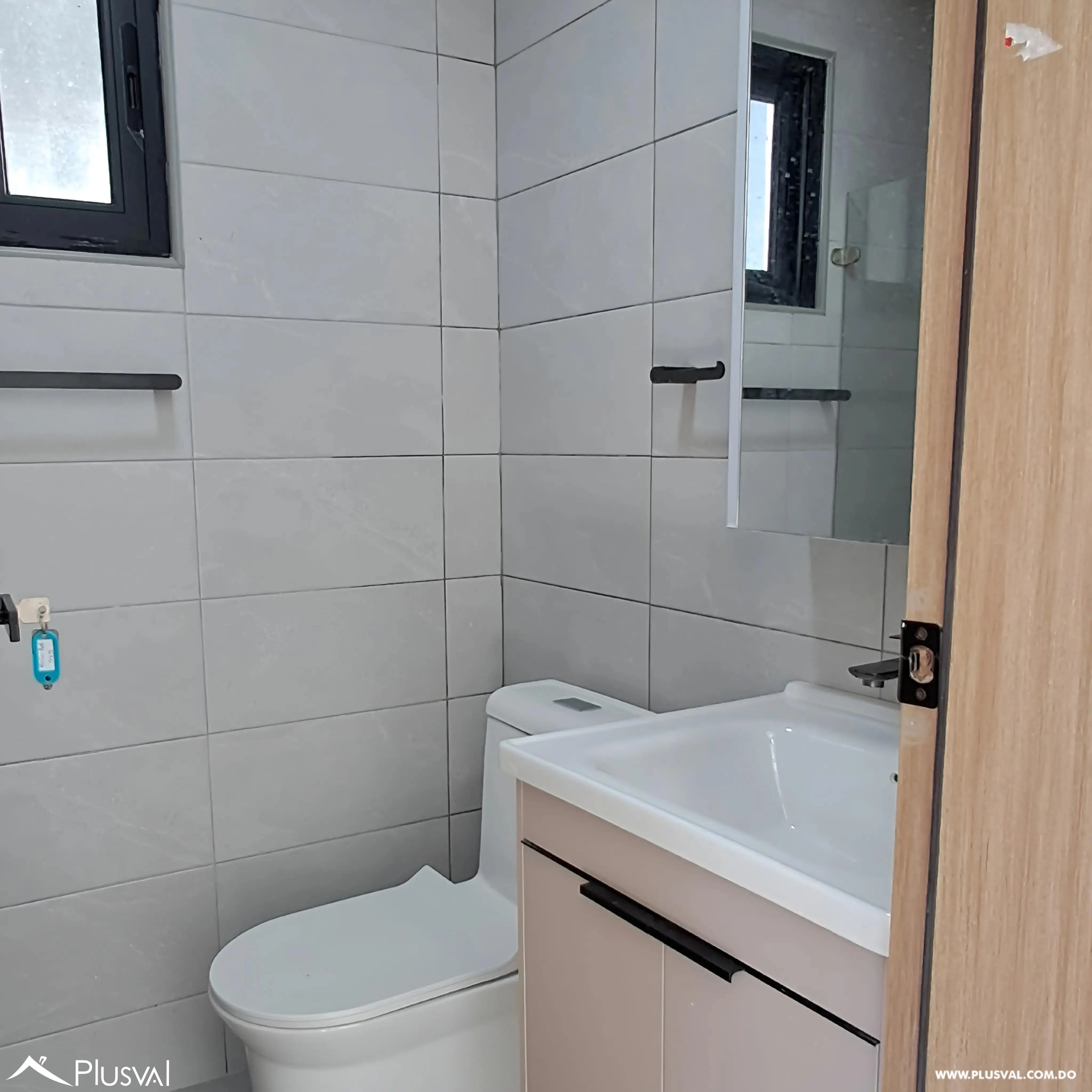 Alquiler de apartamento en torre moderna de Evaristo Morale 482312