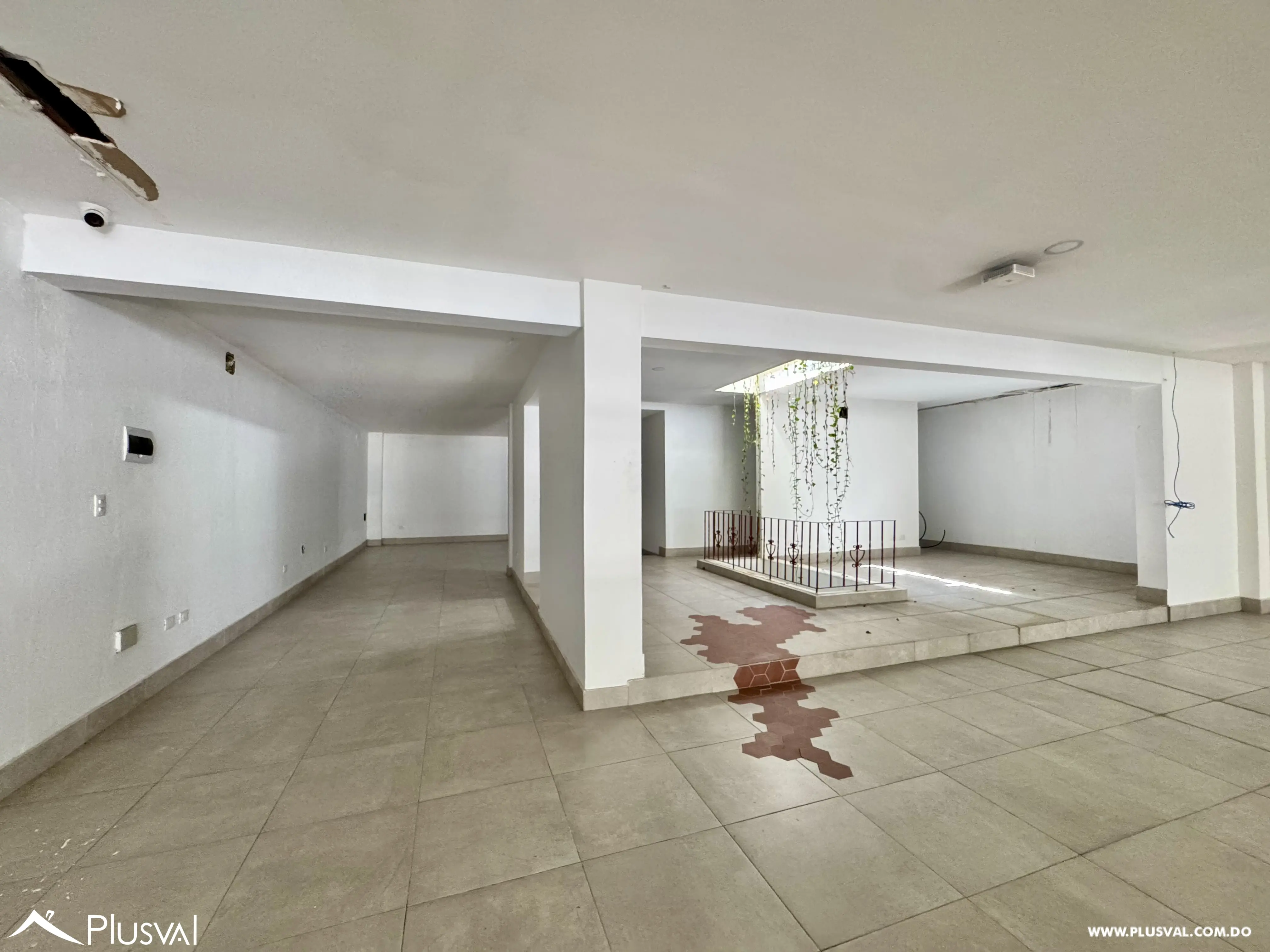 Alquilo Excelente Local Comercial - 2do Nivel en la Calle El Conde 504847