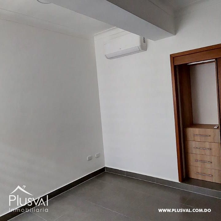 Venta de amplio apartamento con línea Blanca en Arroyo Hondo Viejo 228034