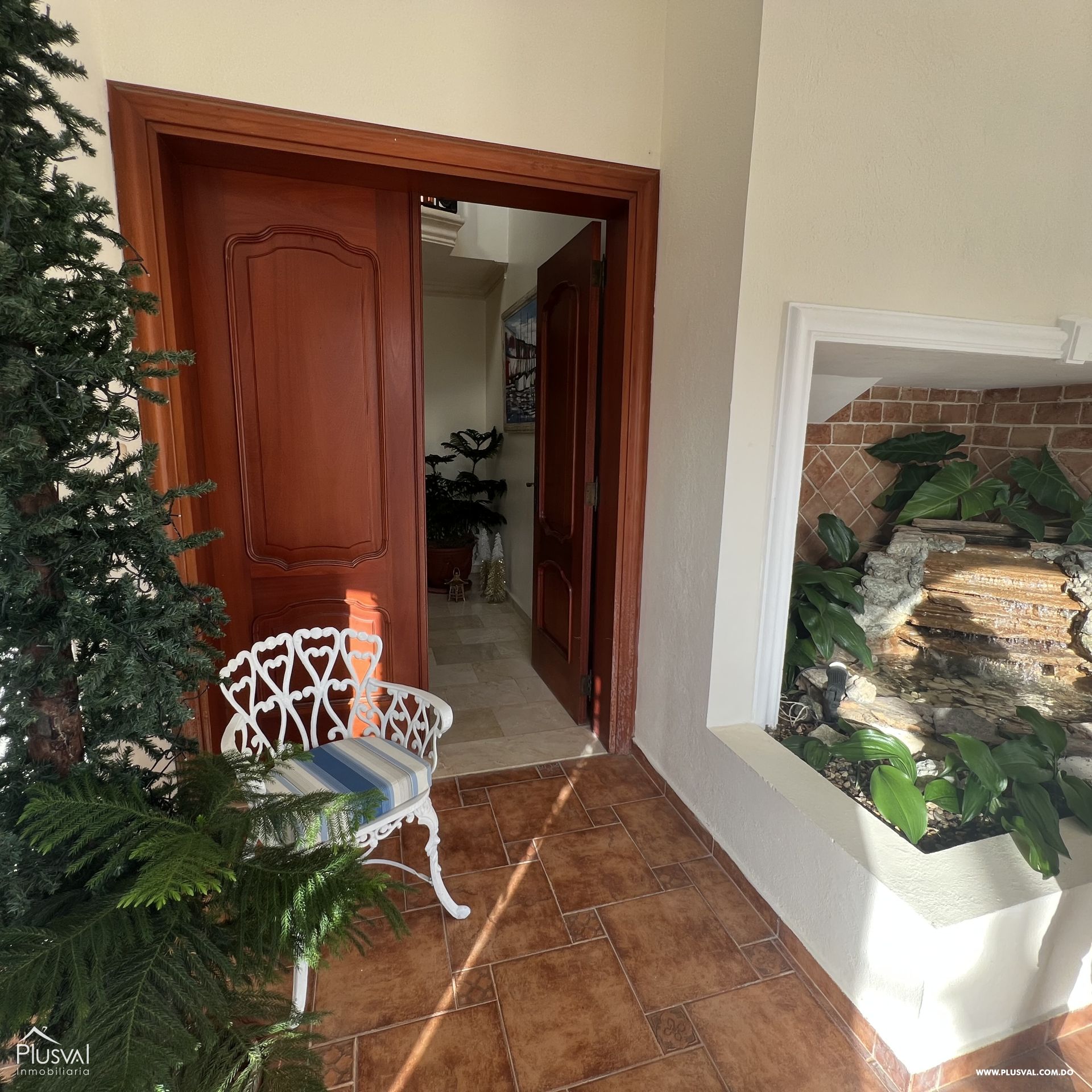 Hermosa Casa en Venta en Urbanizacion Cerrada 250518