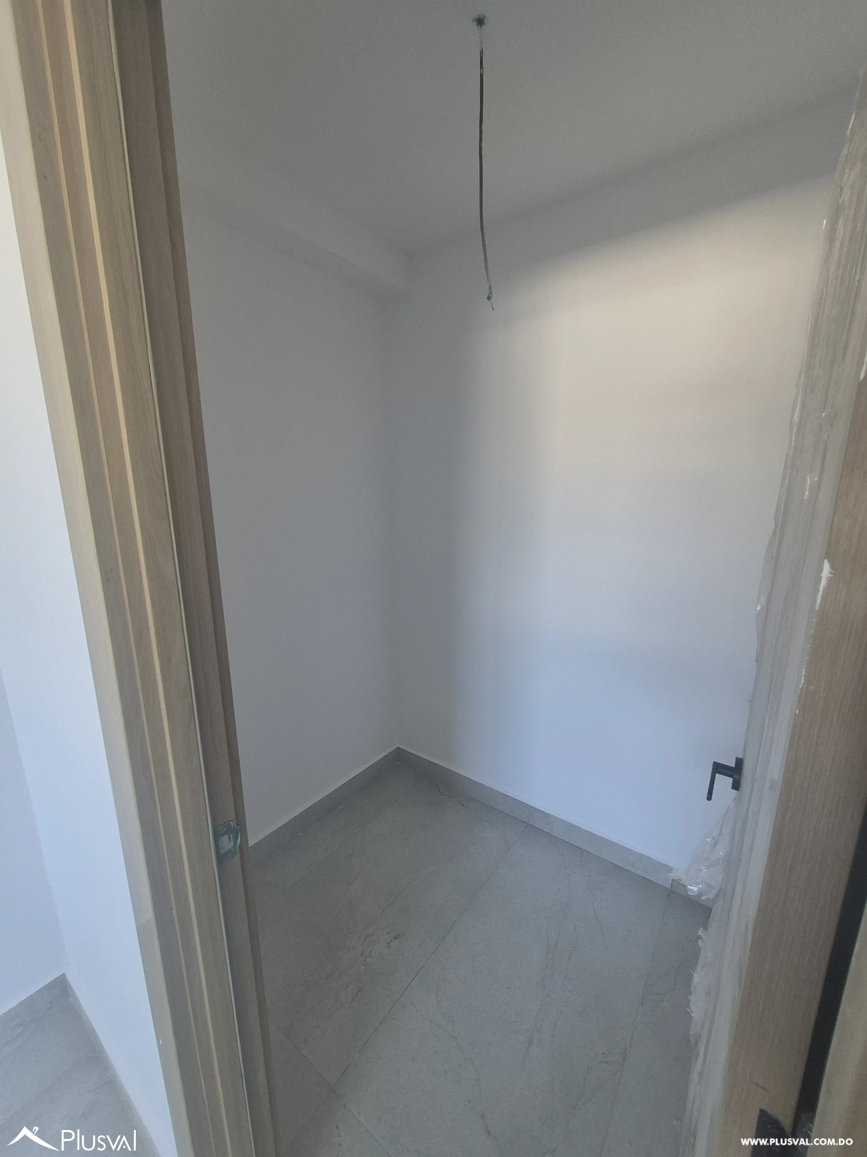APARTAMENTO EN VENTA EVARISTO MORALES EN TORRE MODERNA, A PASOS DE LA CHURCHILL 460166