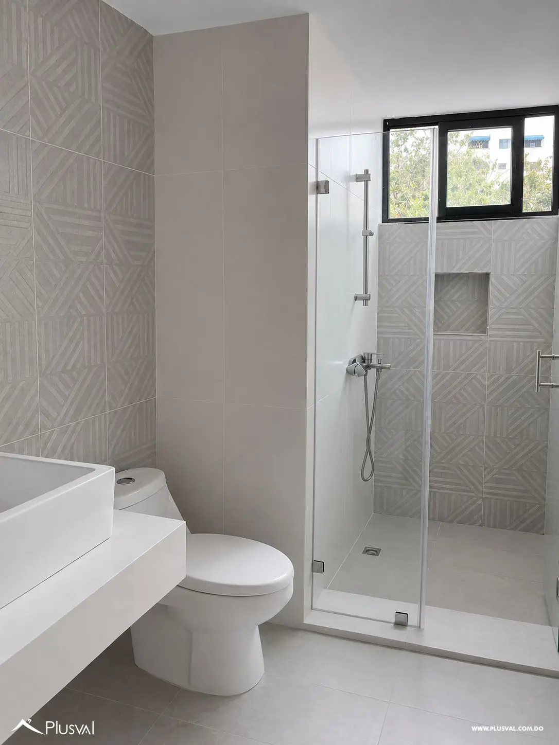Apartamento en alquiler con de 3 habitaciones más estudio en la esperilla 509861