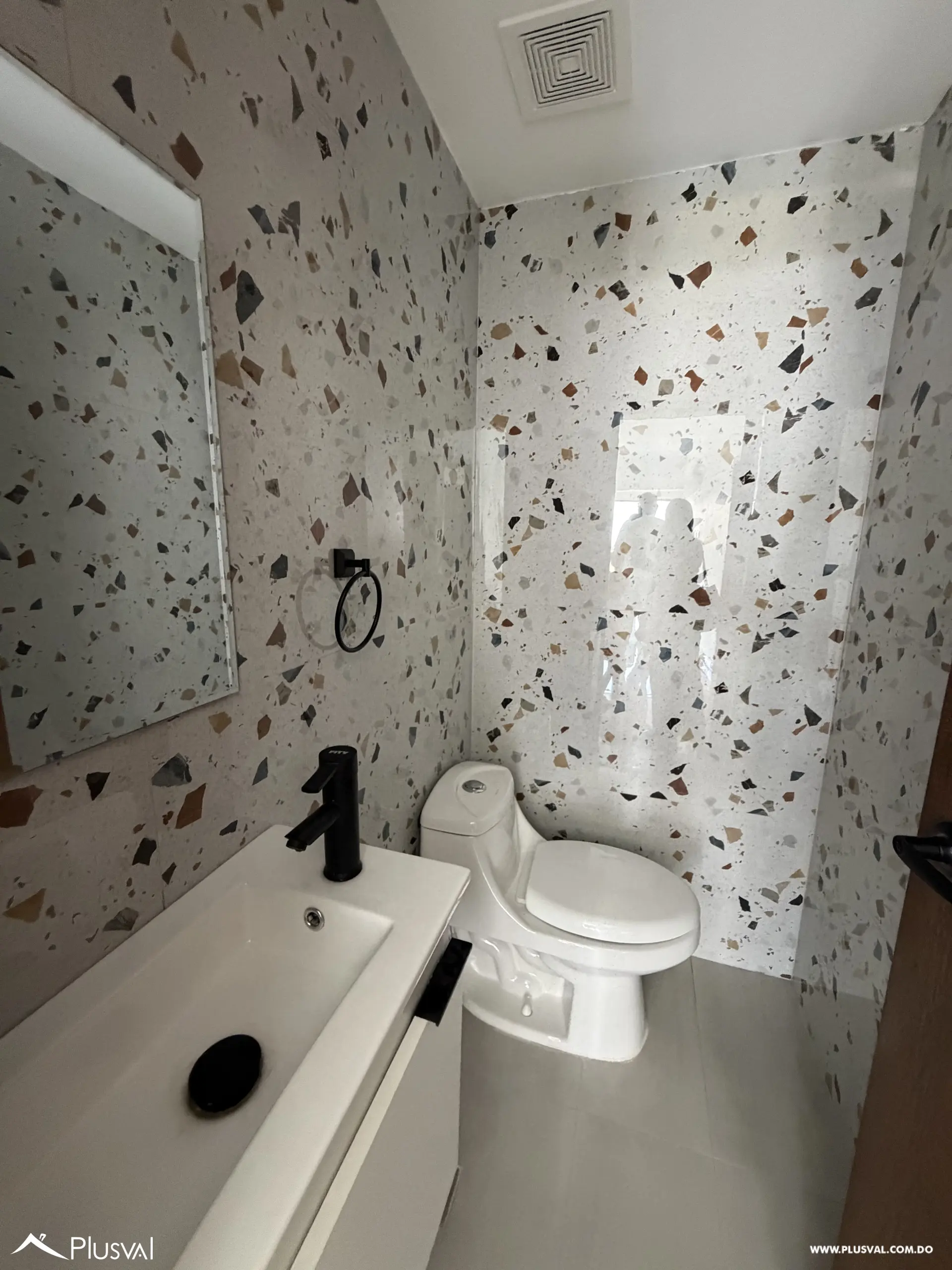 Apartamentos en Alquiler estratégicamente una zona exclusiva en Naco. 526688