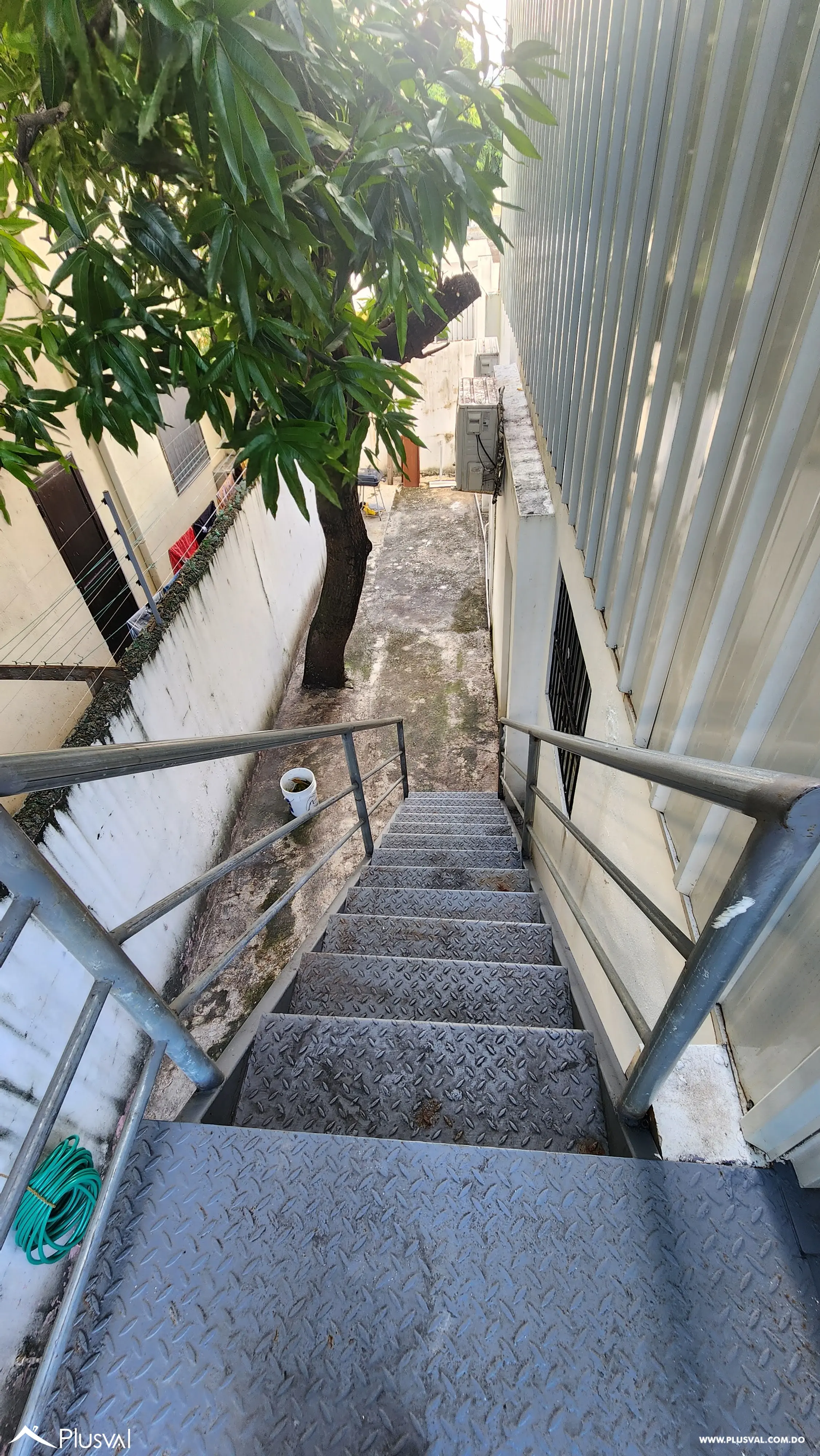 Se vende casa ideal para comercio y/o vivir. 473571