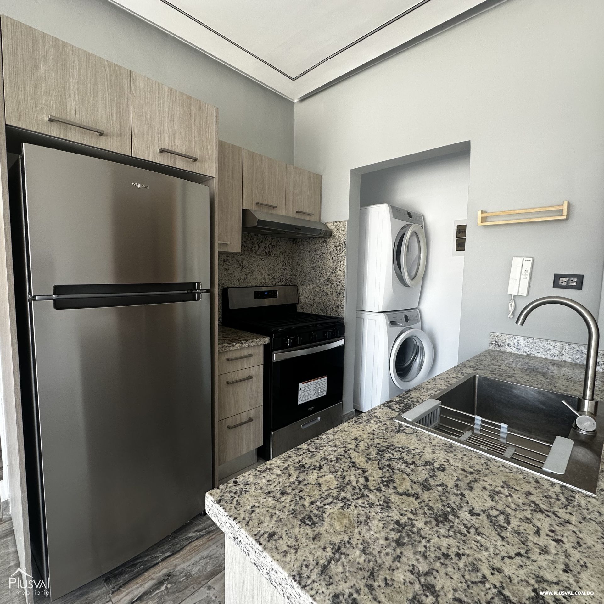 Cómodo apartamento de 2 habitaciones en el centro de Naco 440421