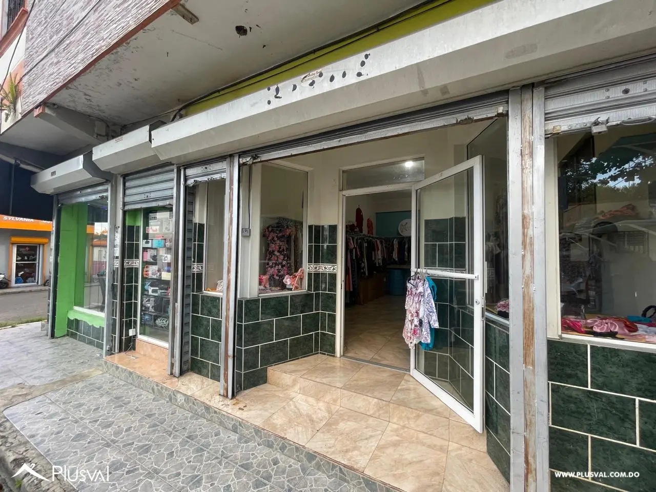 Apartamentos y Locales en Moca 456028
