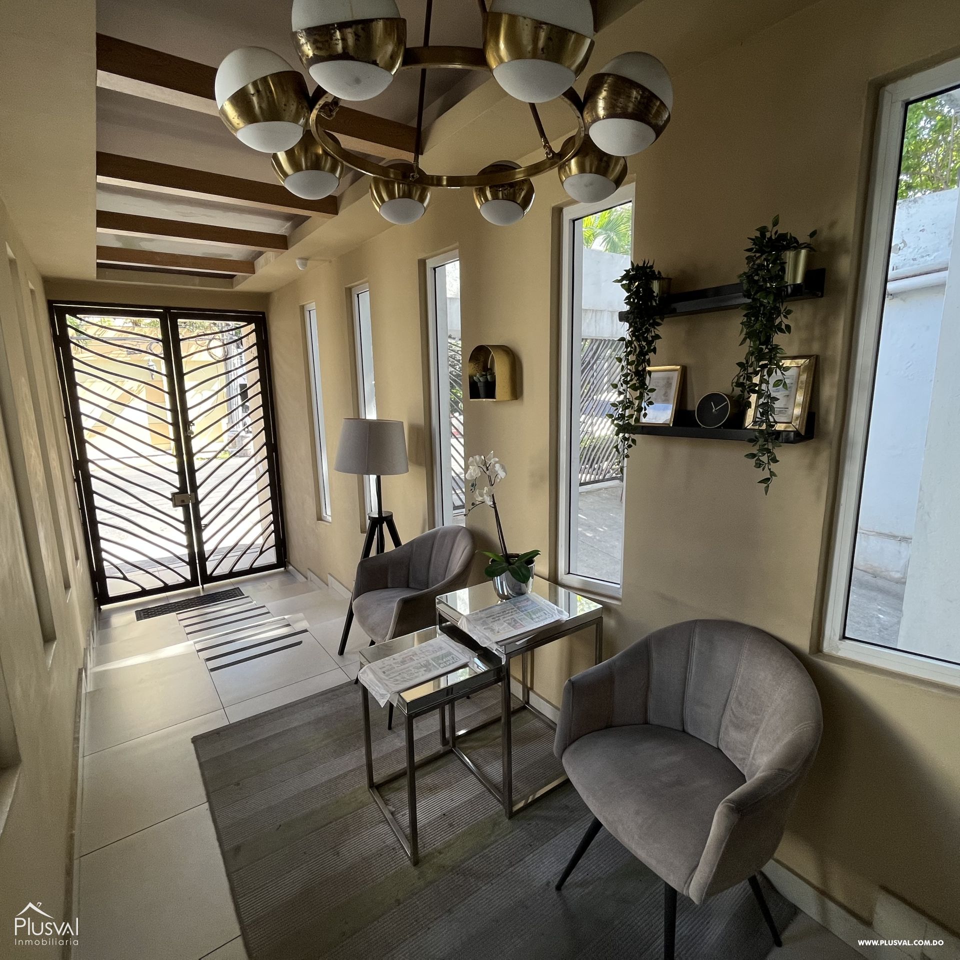 Venta de apartamento de 3 habitaciones en el sector de Evaristo Morales 293907
