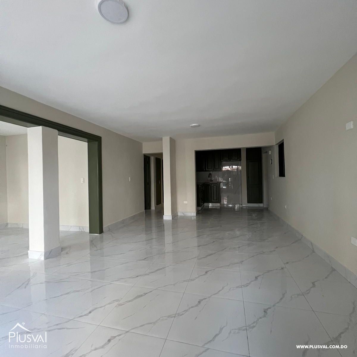 Amplio apartamento de veta en la autopista Duarte. 400447