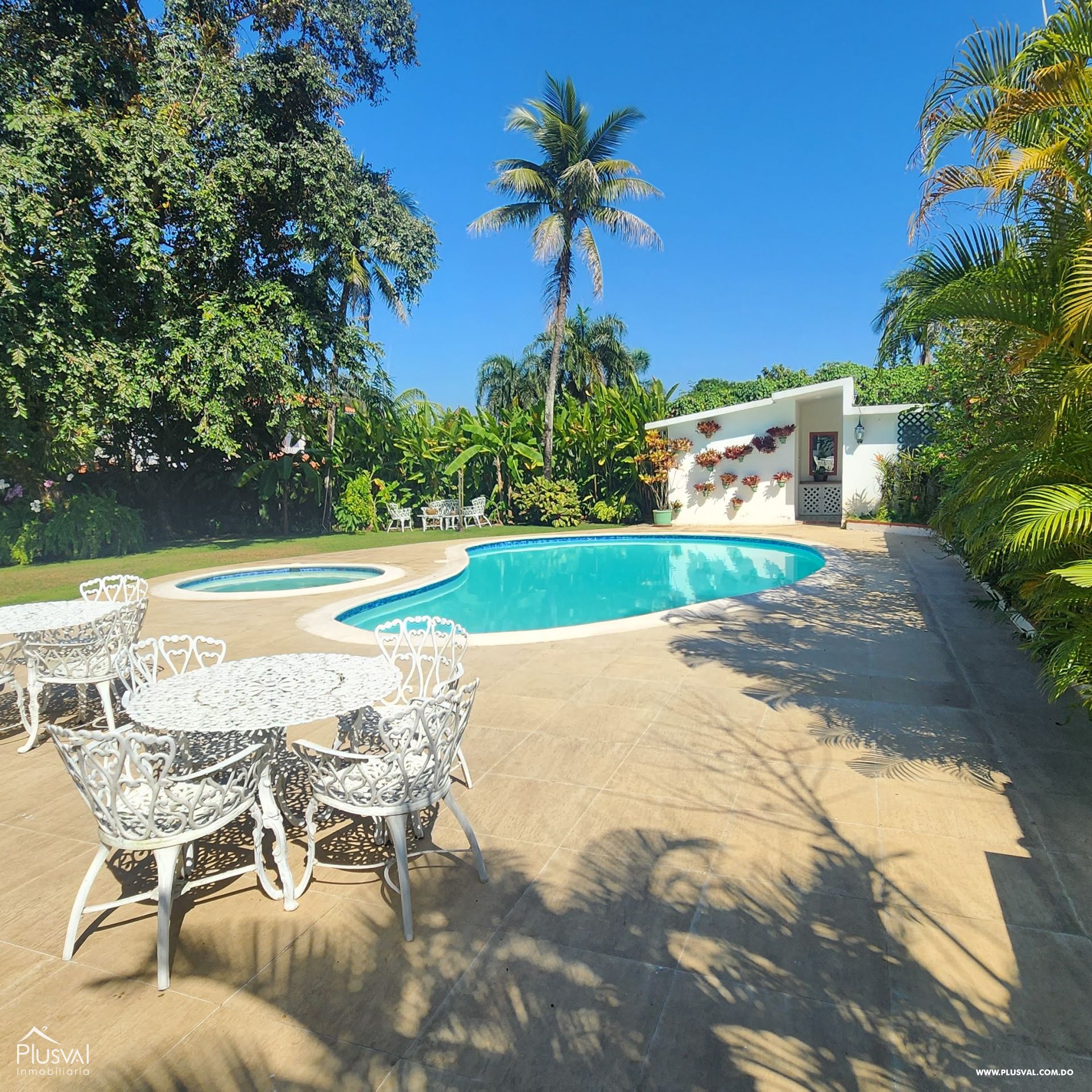 Se Vende Amplia Casa en Arroyo Hondo 420727