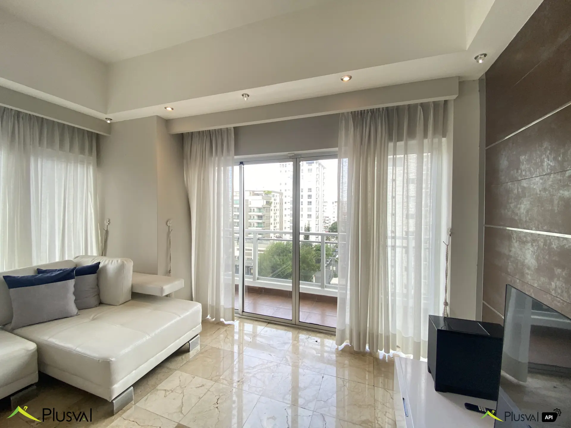 Apartamento en alquiler Totalmente Amueblado en Evaristo Morales 445329