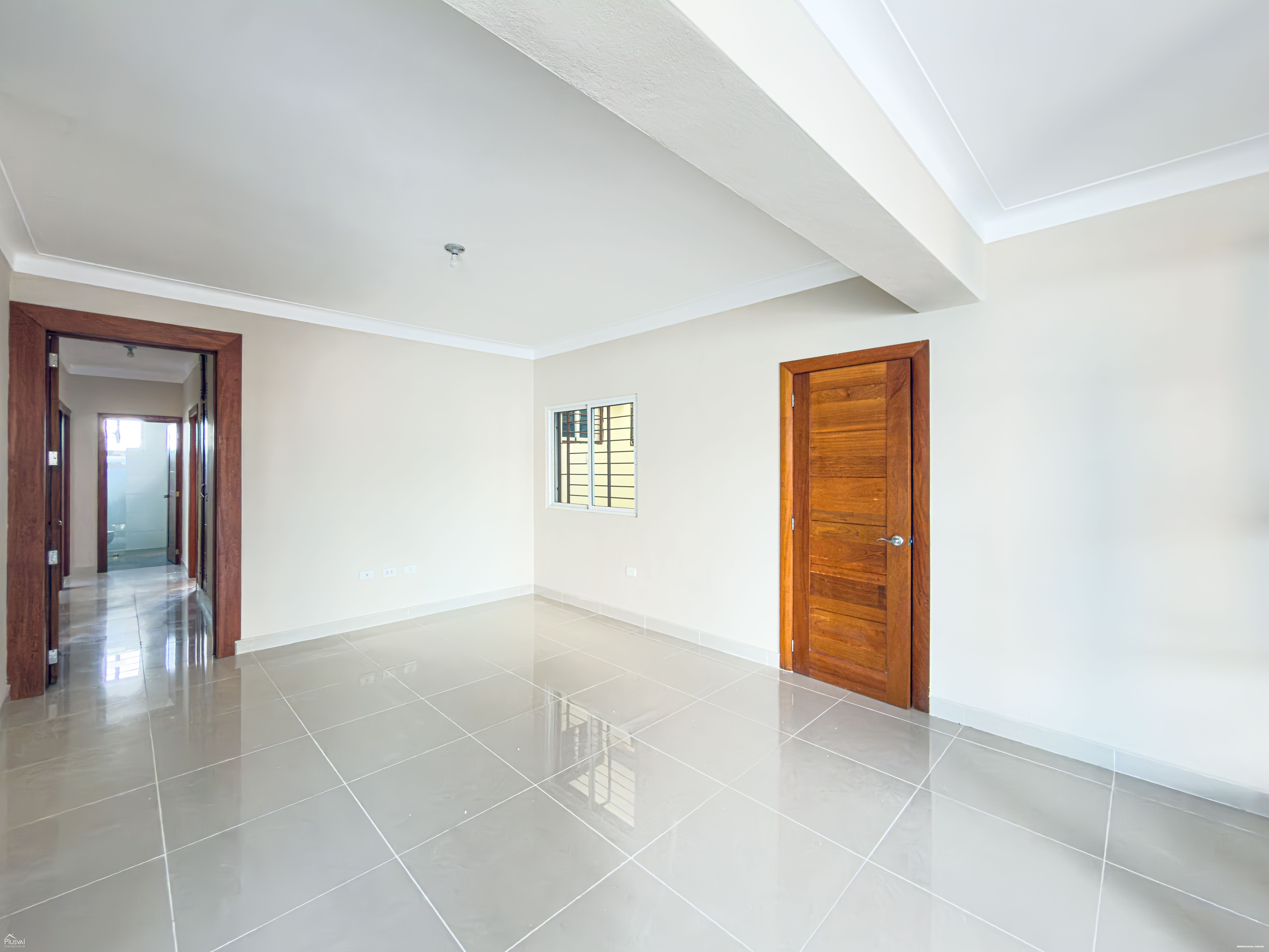 Apartamento en Alquiler 6to nivel en Los Restauradores con 3 Habitaciones 476335