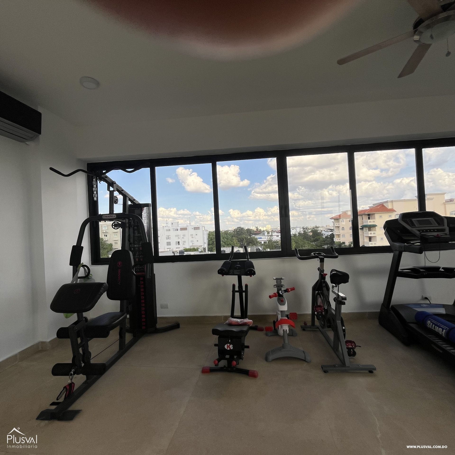 Edificio de 7 niveles en alquiler Gazcue distribuidos en aptos. y areas sociales 338232