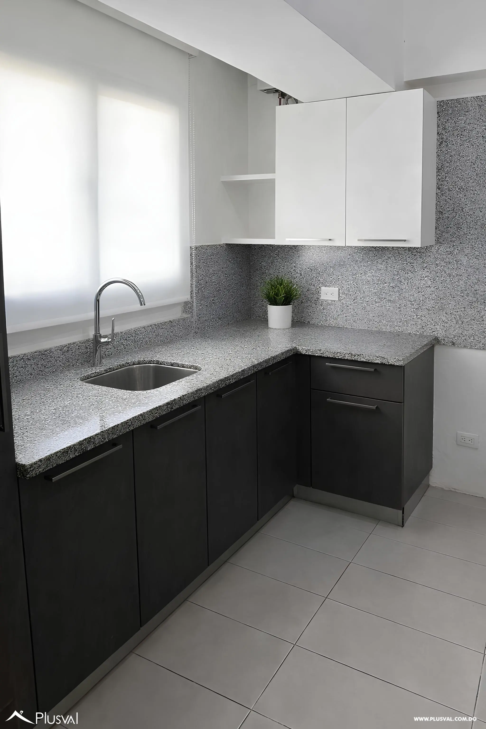 Se vende apartamento de 2 habitaciones en Piantini. 483389