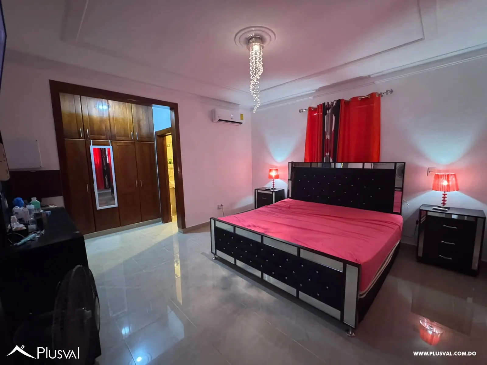 Casa en venta Amueblada de 3 Habitaciones en Residencial Cerrado 533138