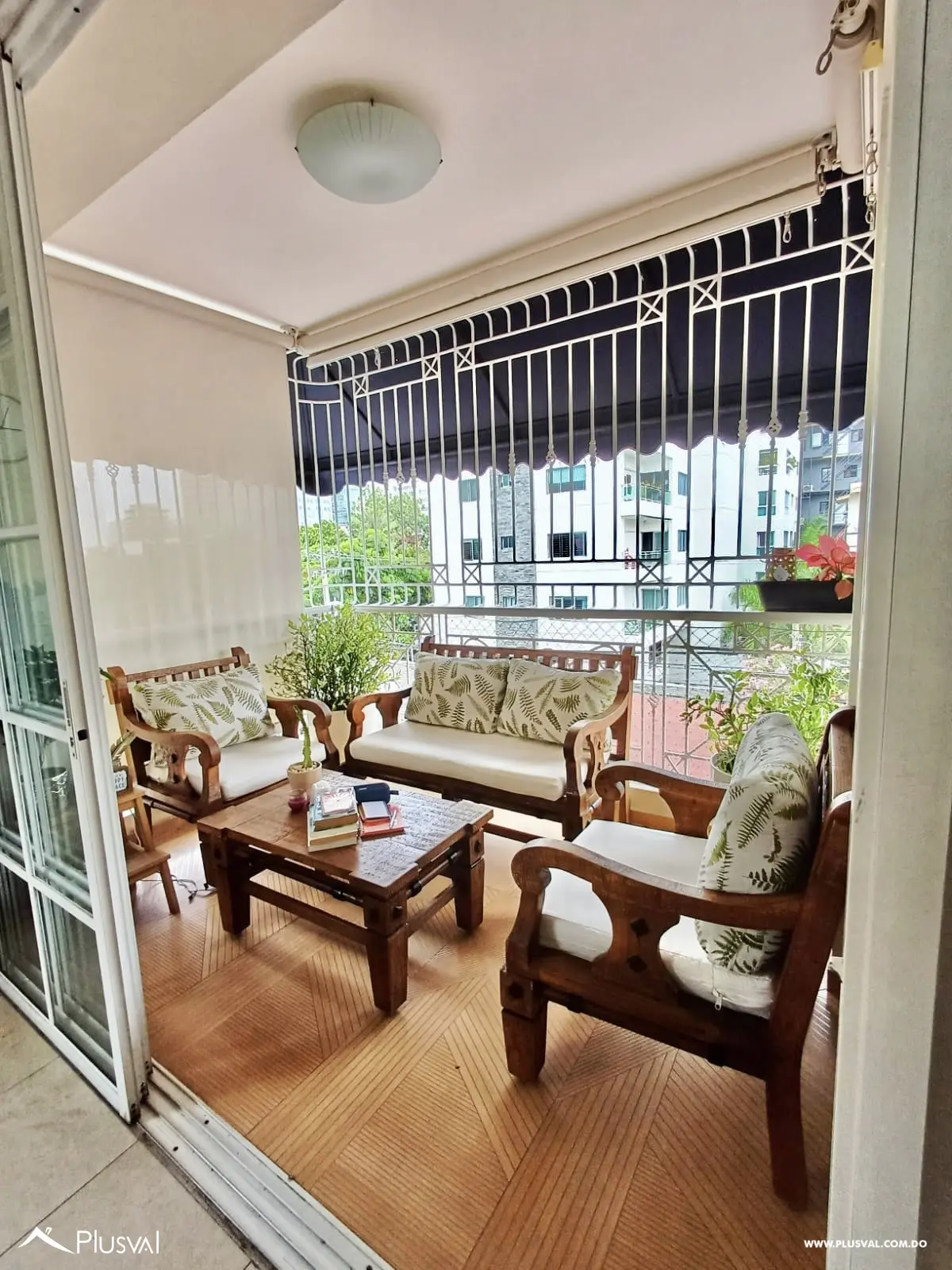 Apartamento en venta en Evaristo Morales, 3 habitaciones y 2 parqueos 534903