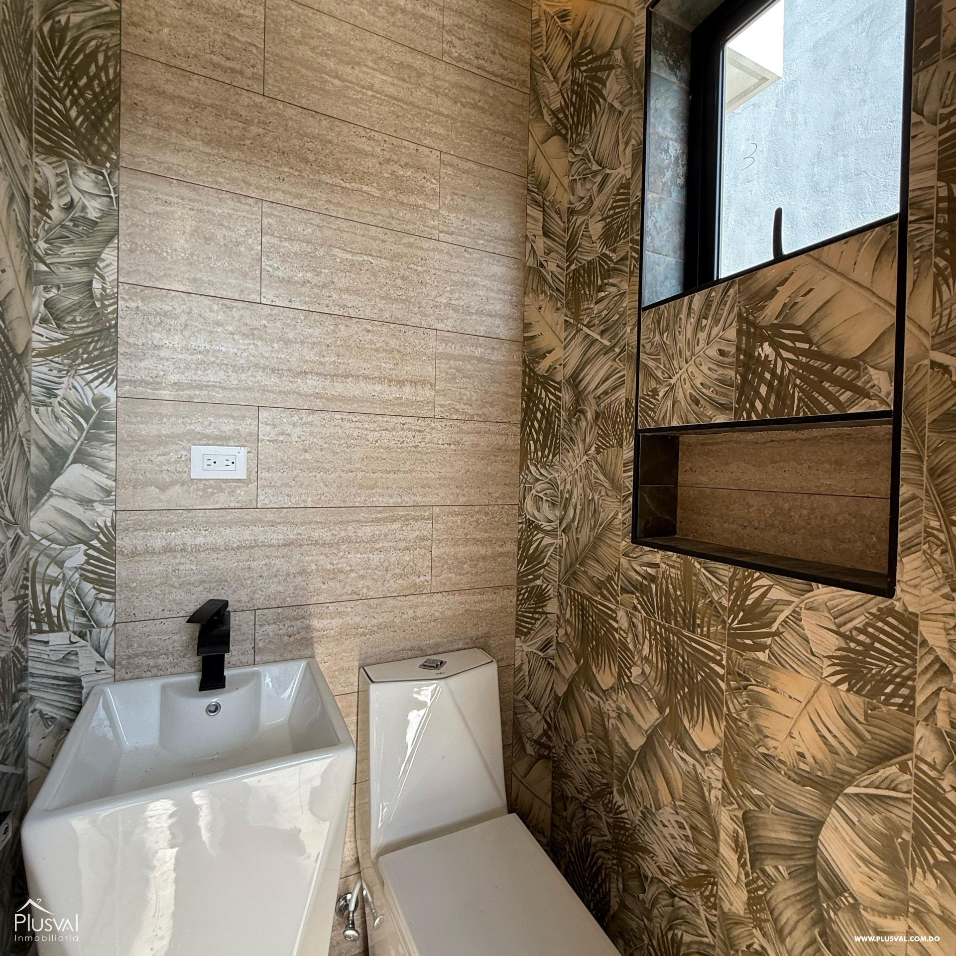 Amplia casa en exclusivo sector de Santiago. 416622