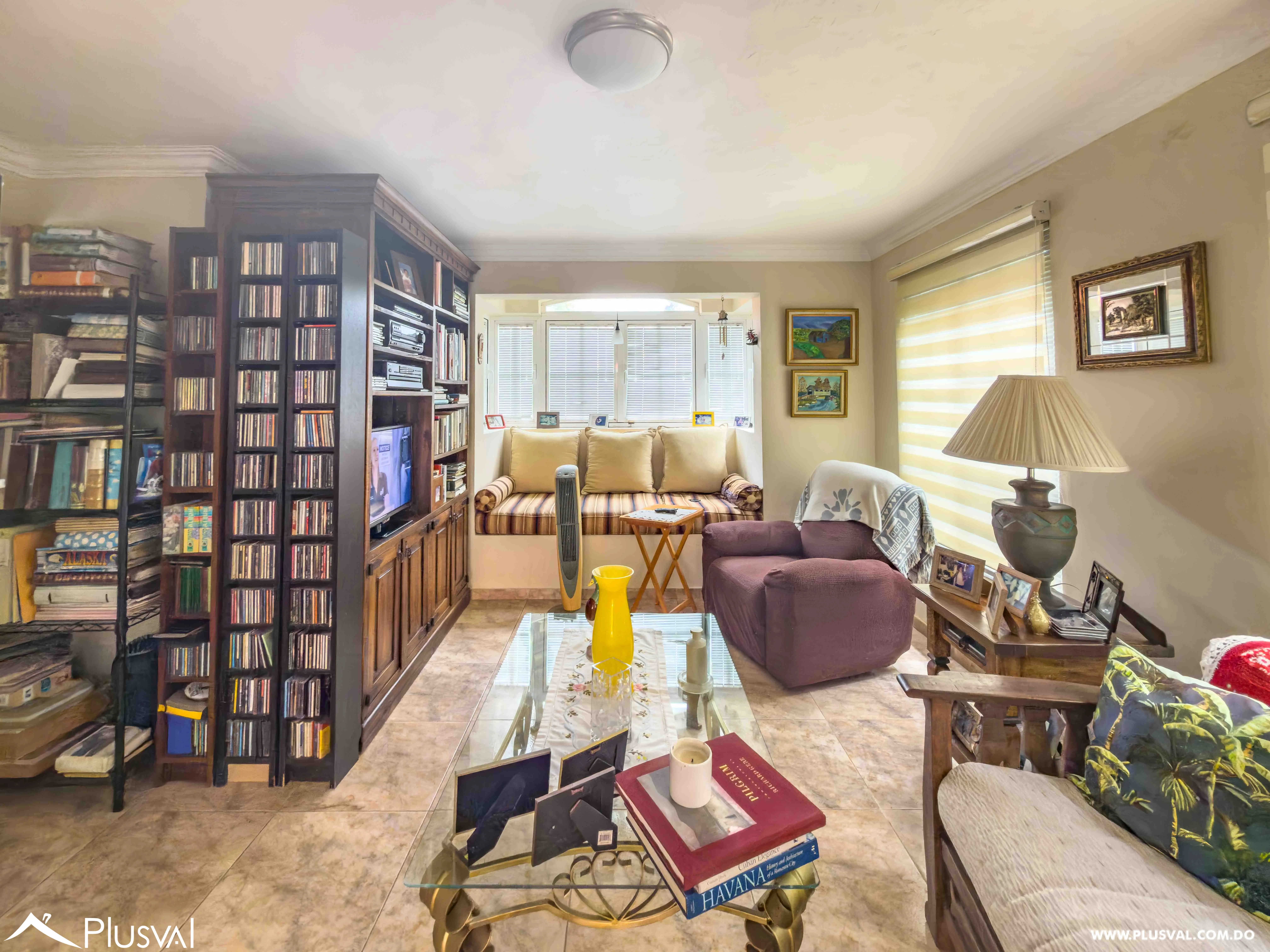 Villa en Venta en Juan Dolio con Piscina, Gazebo y Amplio Patio en Comunidad de Golf 496590