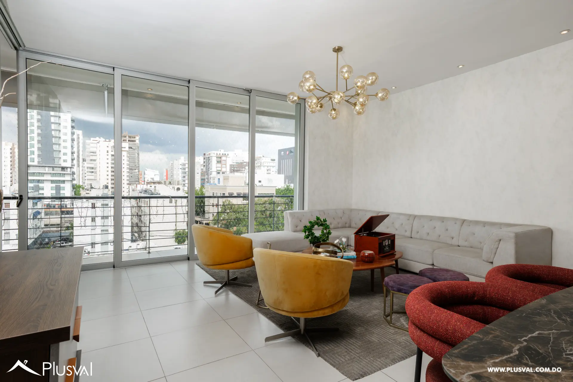 Bello apartamento en venta en Paraiso con  3 habitaciones + Estudio y Terraza 492957