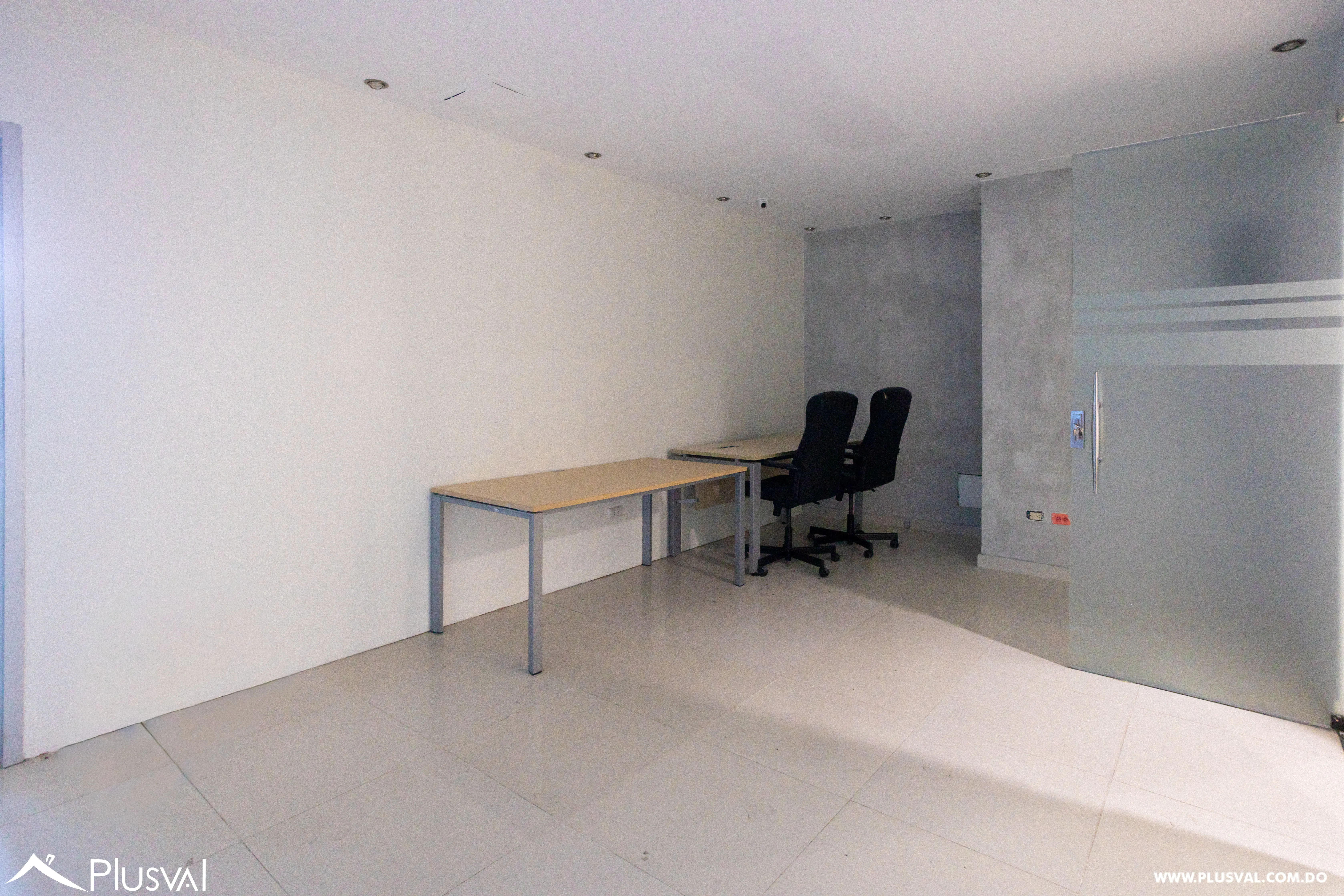 Local comercial en torre corporativa moderna en Naco – 93 m² 469572