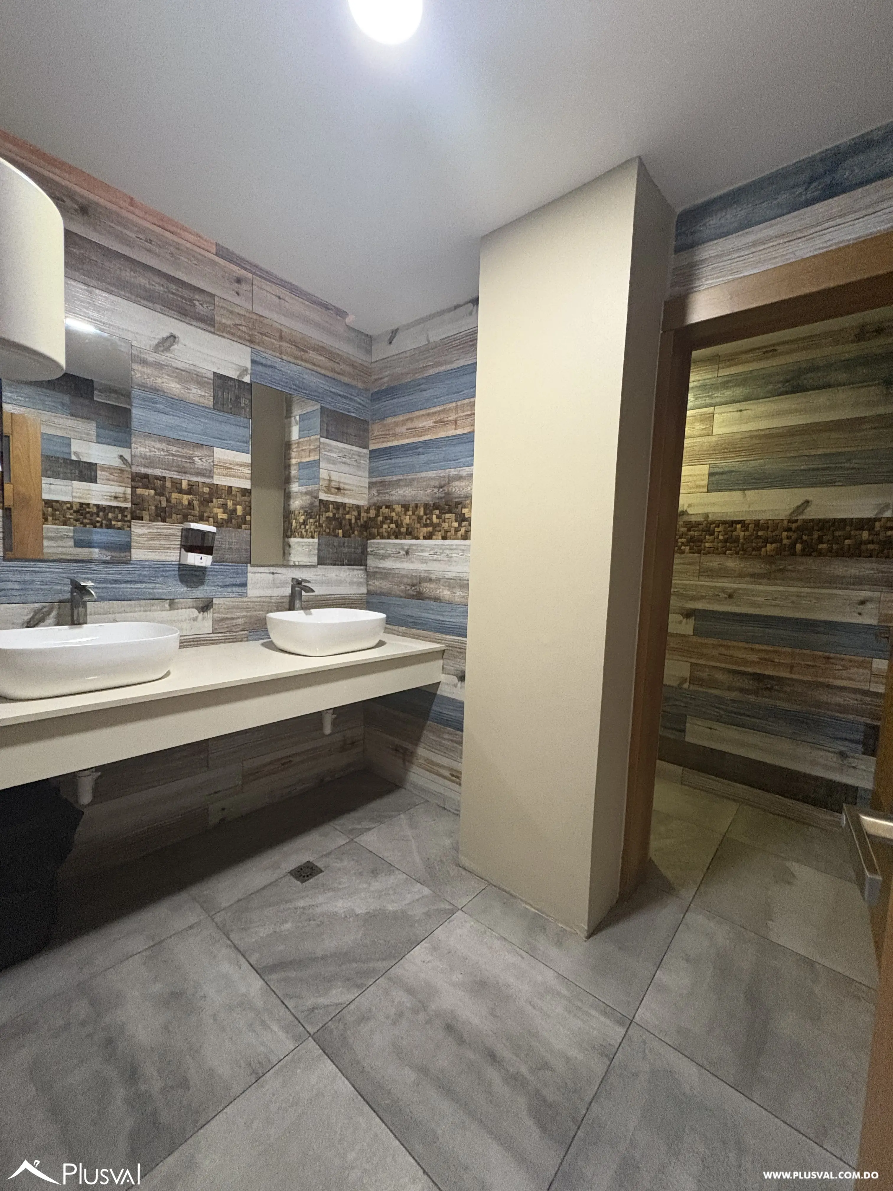 Exclusivo apartamento en venta en Evaristo Morales con dos parqueos 472350