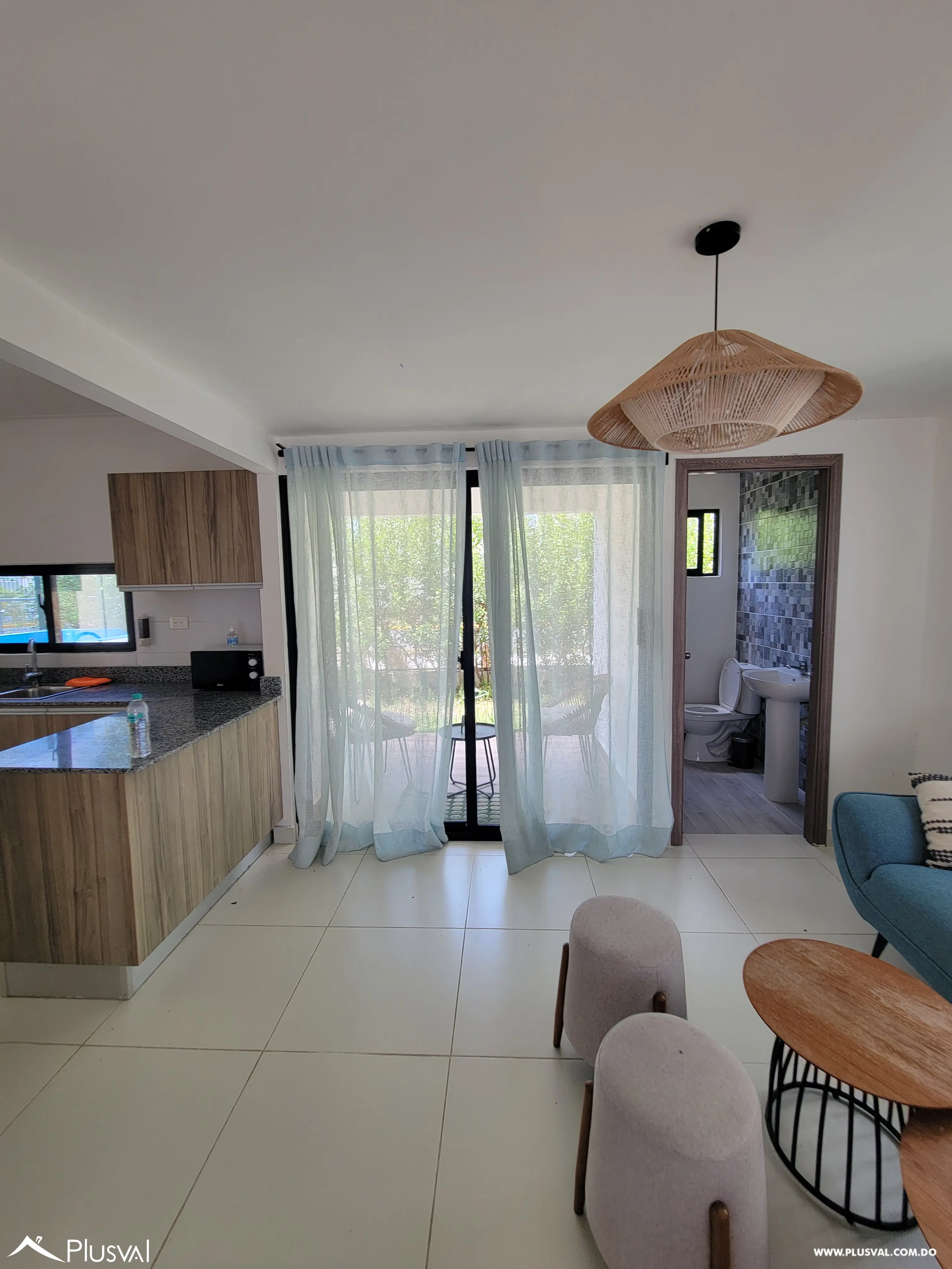 Villa Amueblada de 3 Habitaciones en Punta Cana con Jacuzzi y Patio Privado 523365