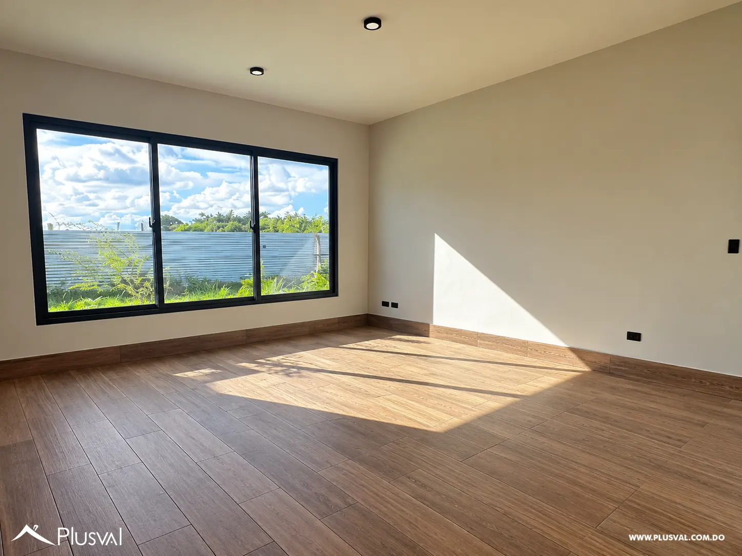Propiedad en Venta de 3 Habitaciones en Calle Guayacán, Vista Cana 535776