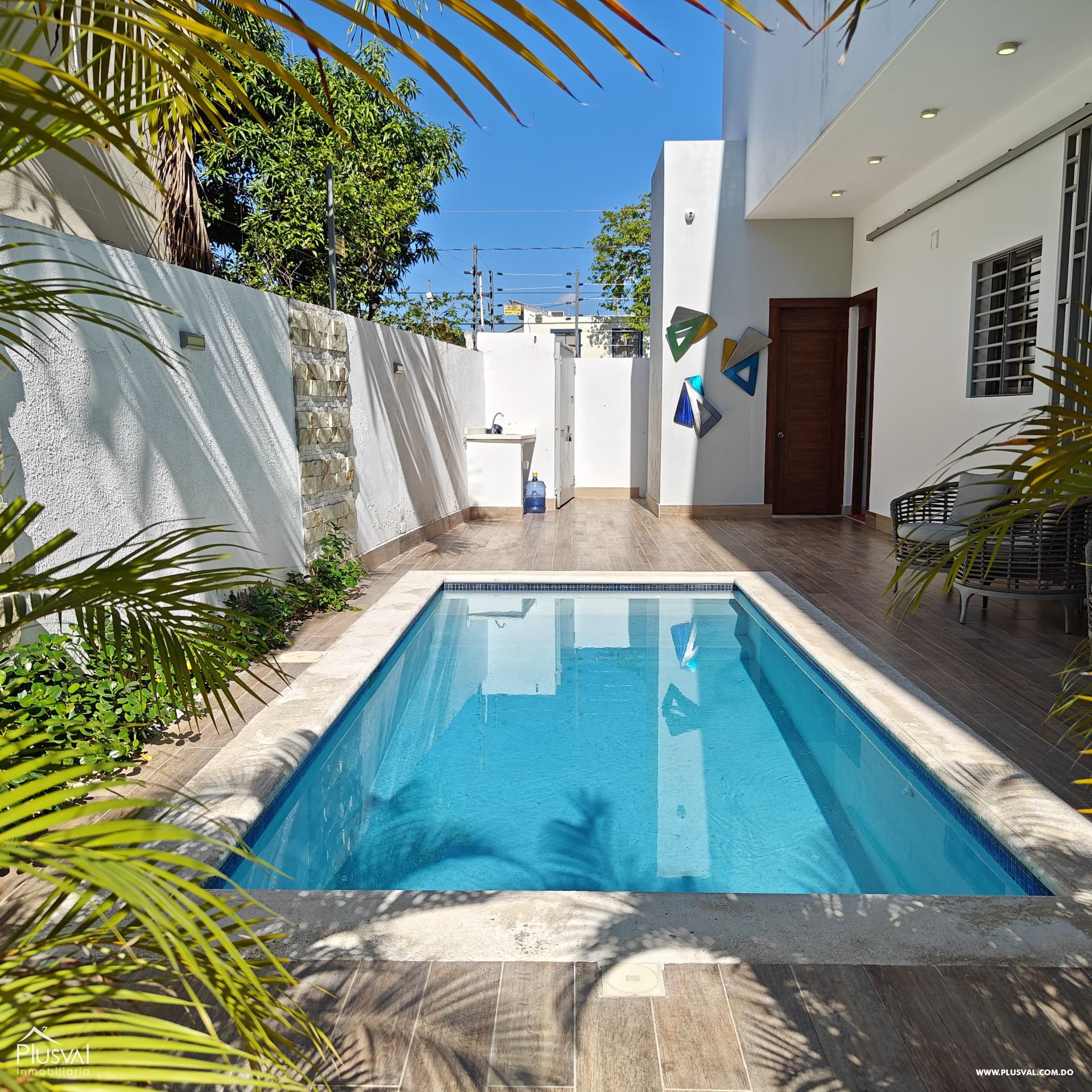 Venta de  Casa con Piscina en Los Robles, La Vega. 410927