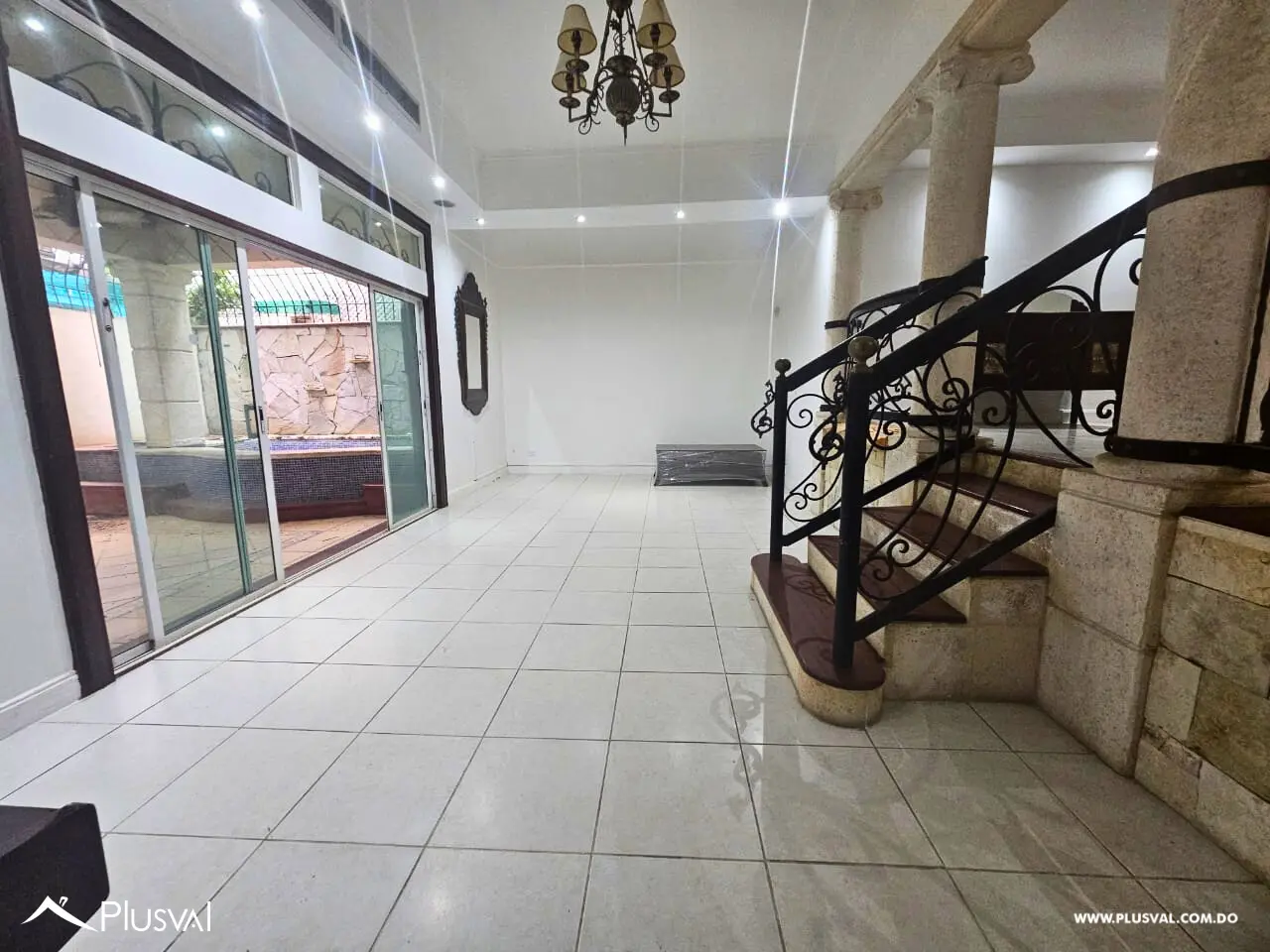 Casa en renta de 3 habitaciones en Piantini 505999