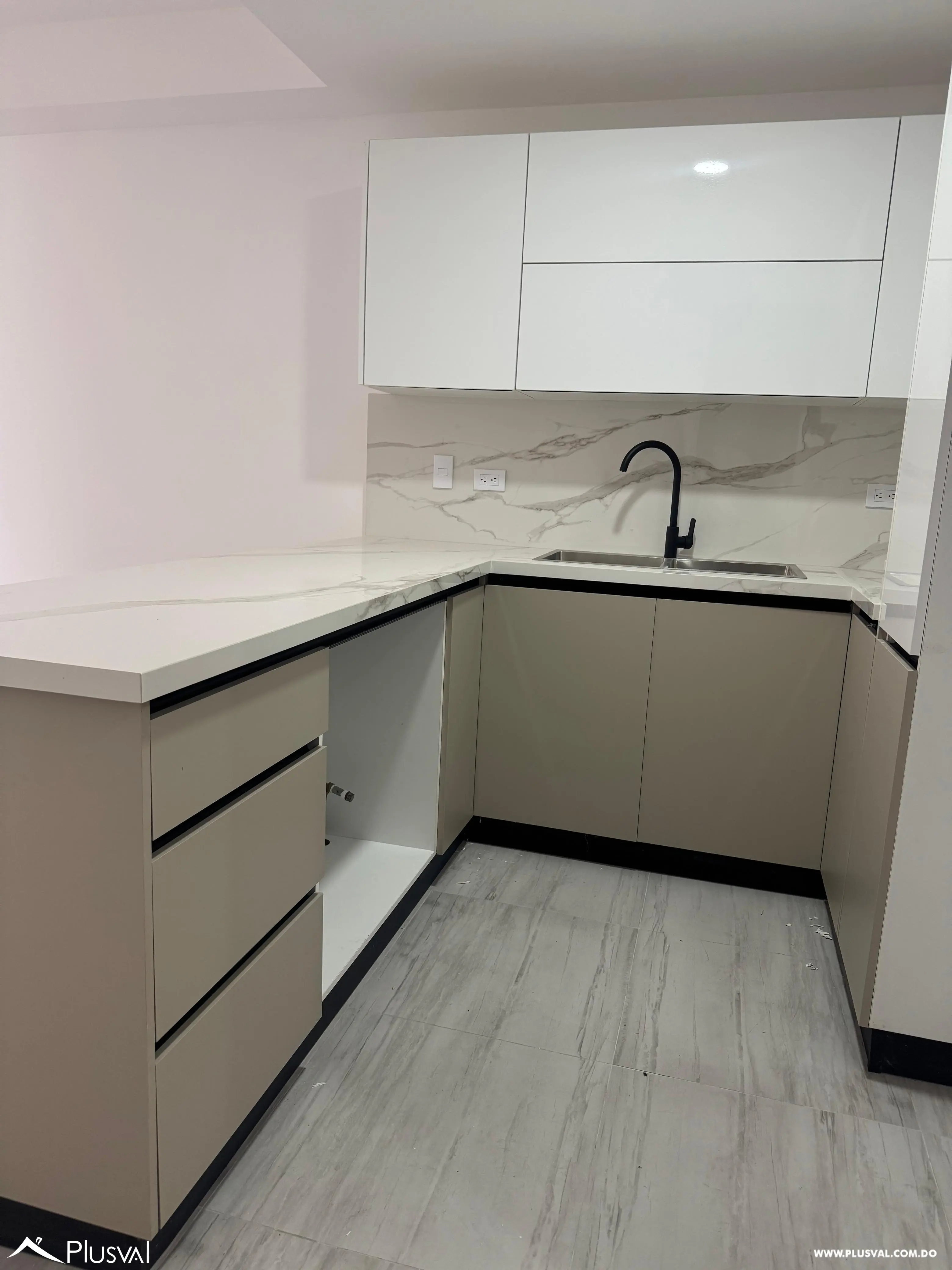 Alquiler de apartamento de 1 habitación y 2 baños en torre de lujo de Evaristo 489689