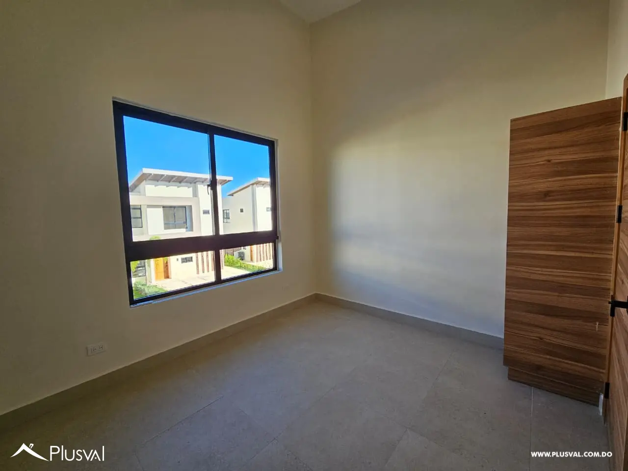 Casa en renta con piscina, terraza y jardín privado, amplios espacios y concepto abierto 477956