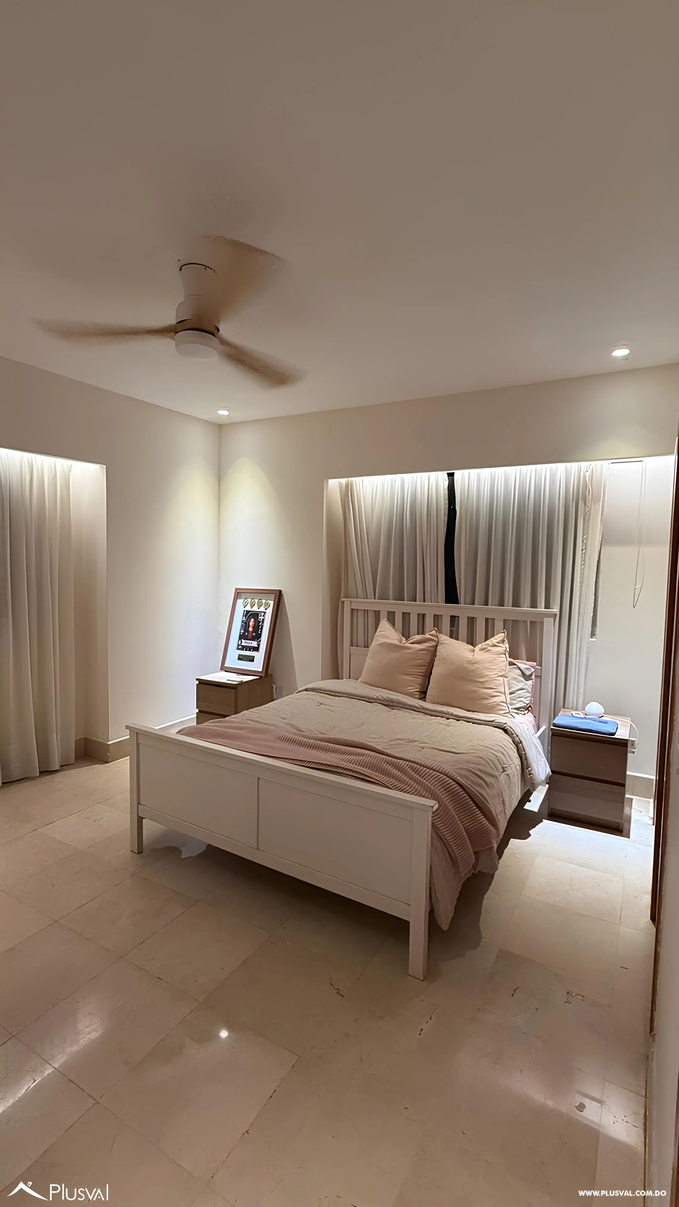 Amplio apartamento en venta de 3 habitaciones. 522016