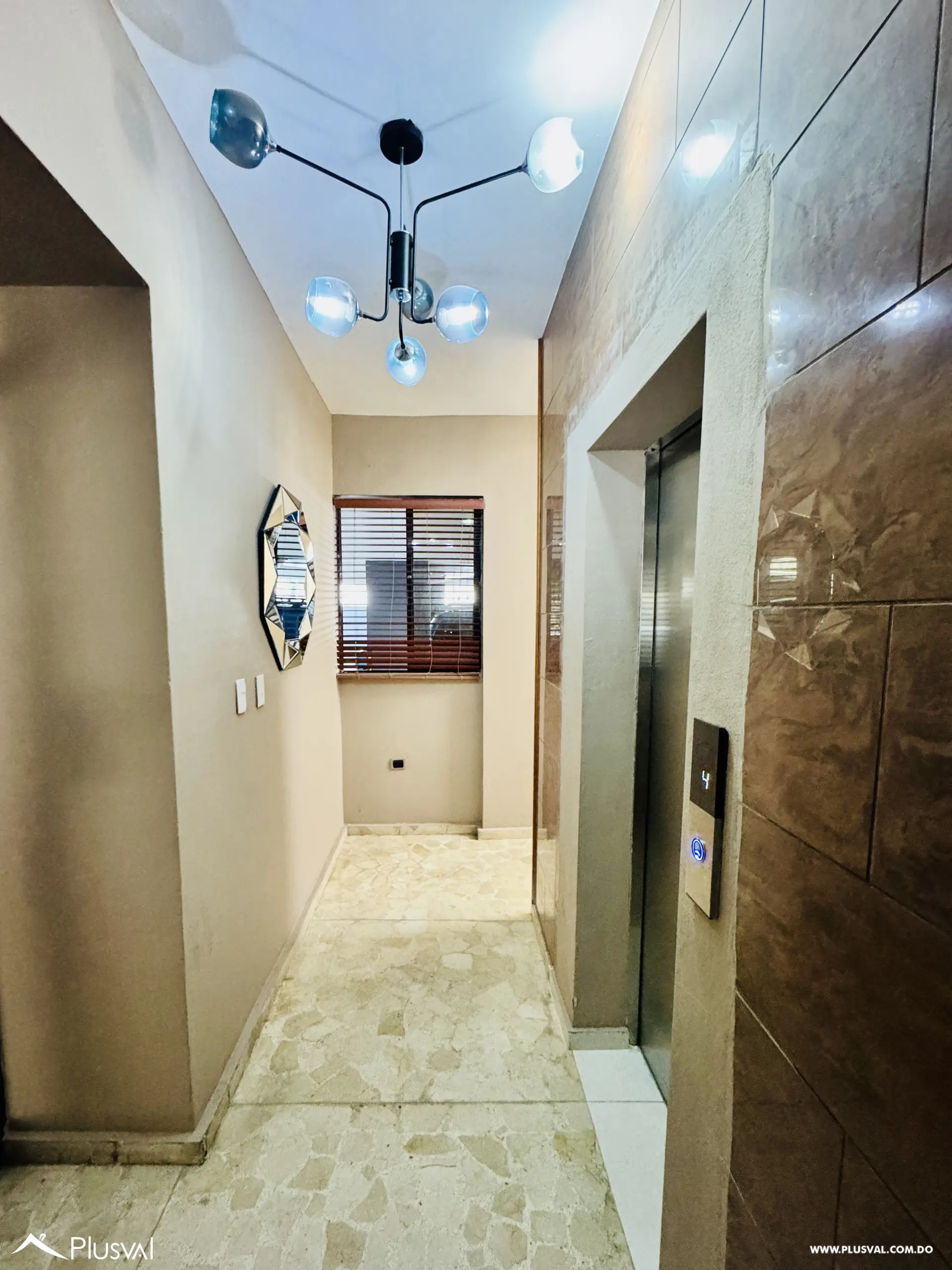 Amplio apartamento clásico amueblado en alquiler en Piantini 469306