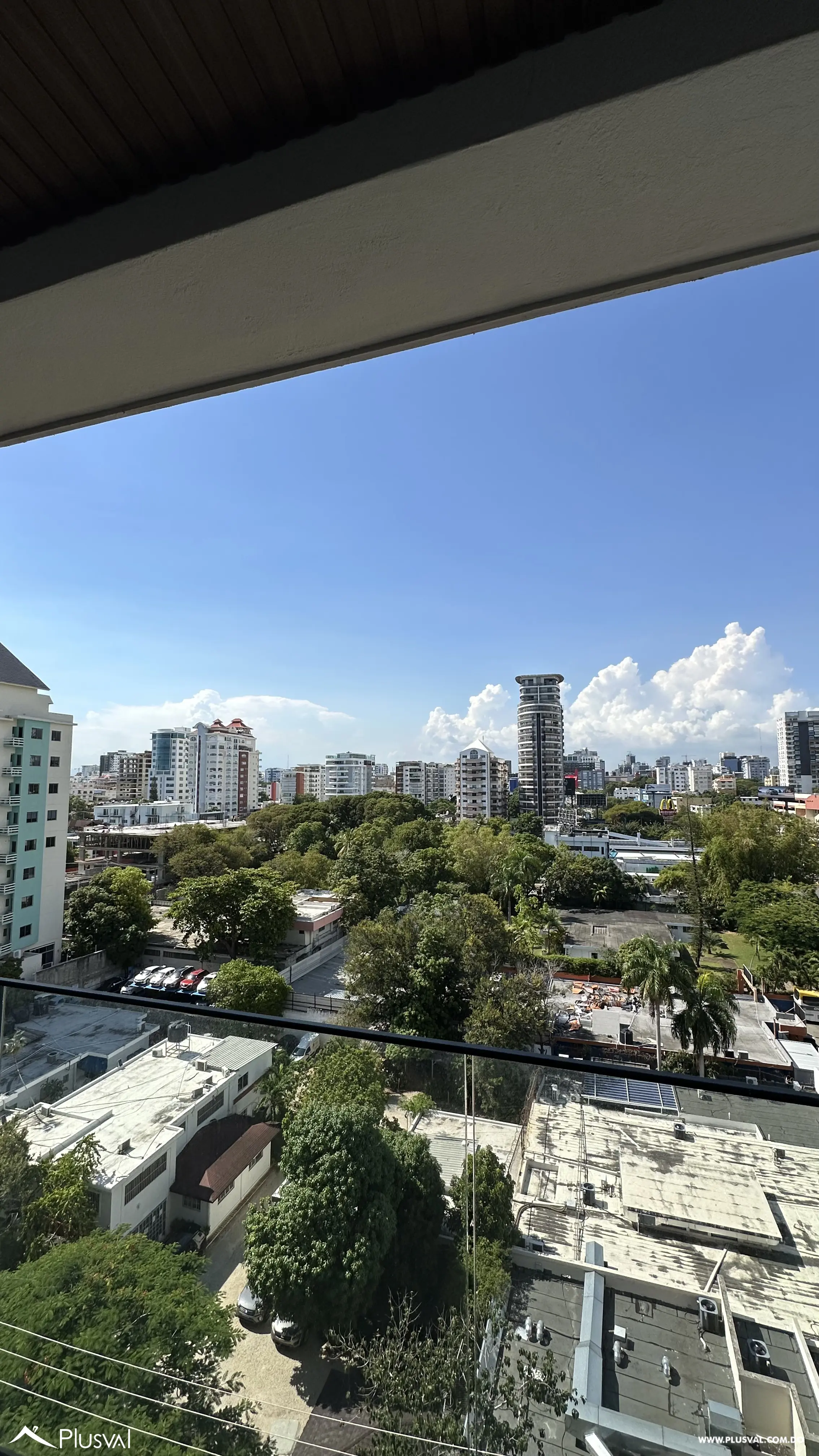 Apartamento en renta en Bella Vista 3 habitaciones, 2 parqueos y áreas sociales 462862