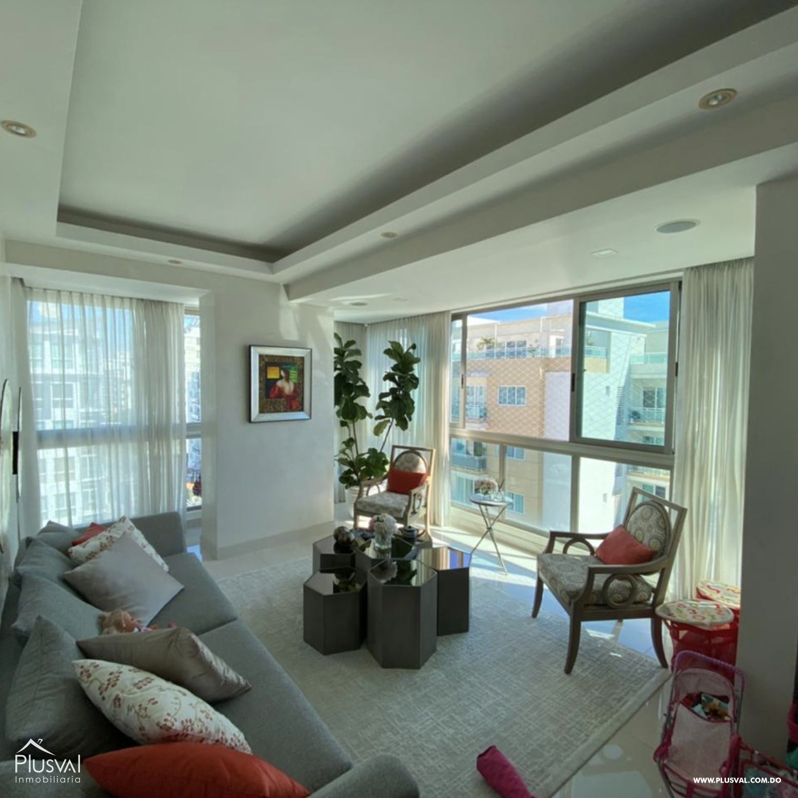 Moderno apartamento de 2 habitaciones + estudio ó 3 habitaciones en venta en Evaristo Morales 347164