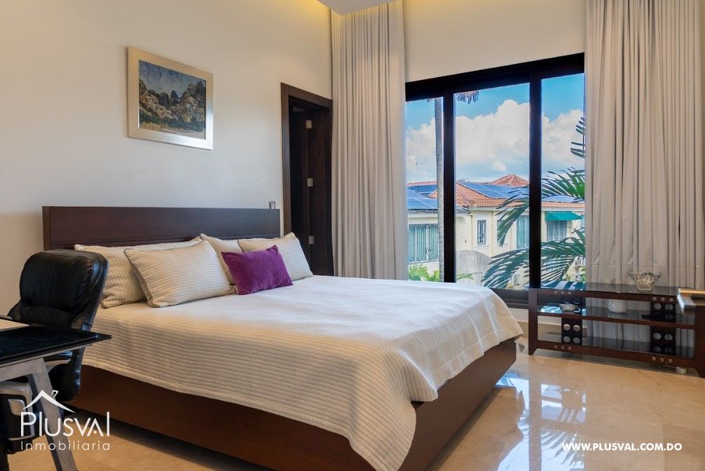 Elegante y Espaciosa Casa de Tres Niveles en Venta Ubicada en Cerros de Gurabo 495881