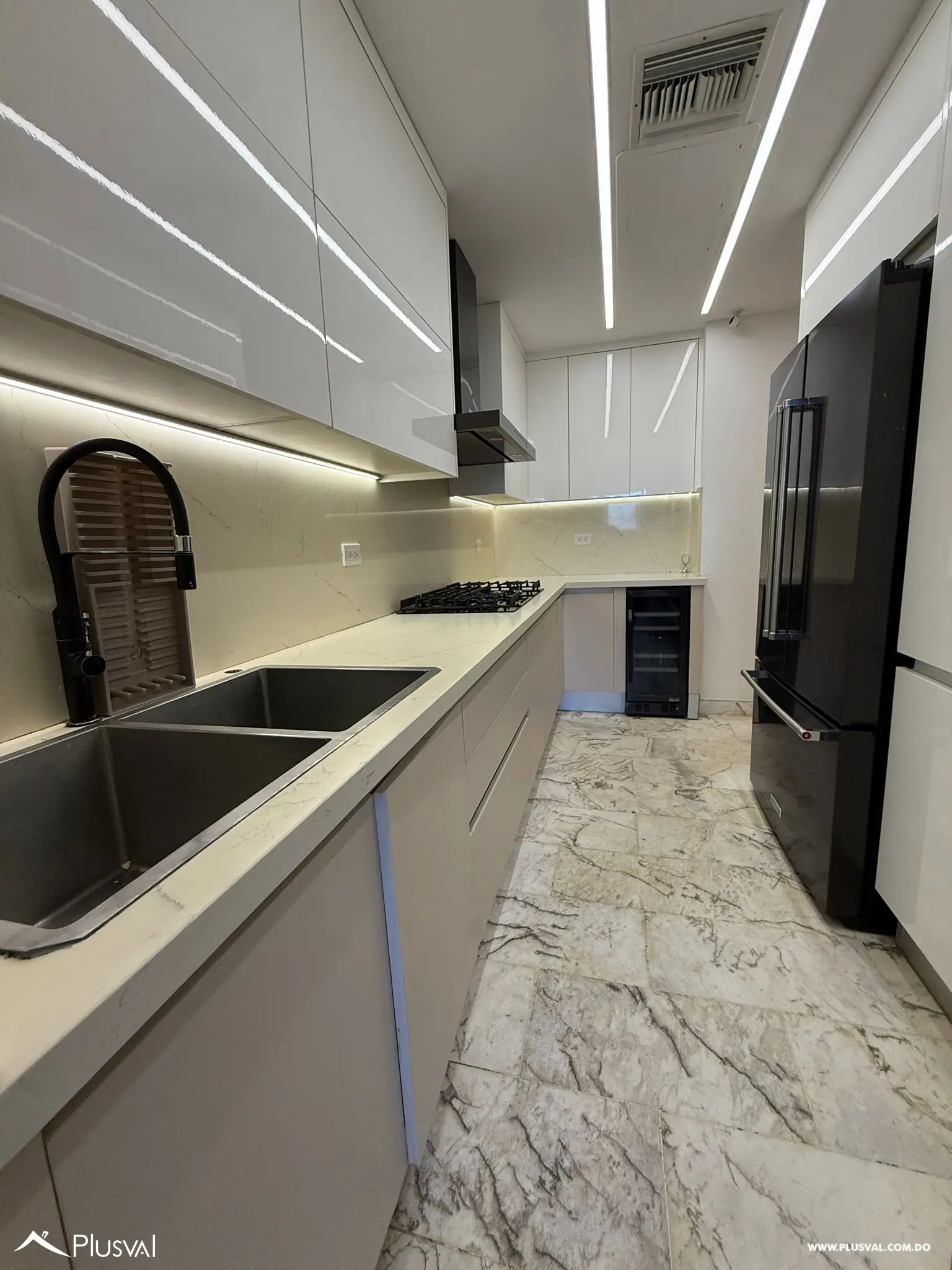 SE ALQUILA APARTAMENTO AMUEBLADO – ENS. PARAÍSO 458472
