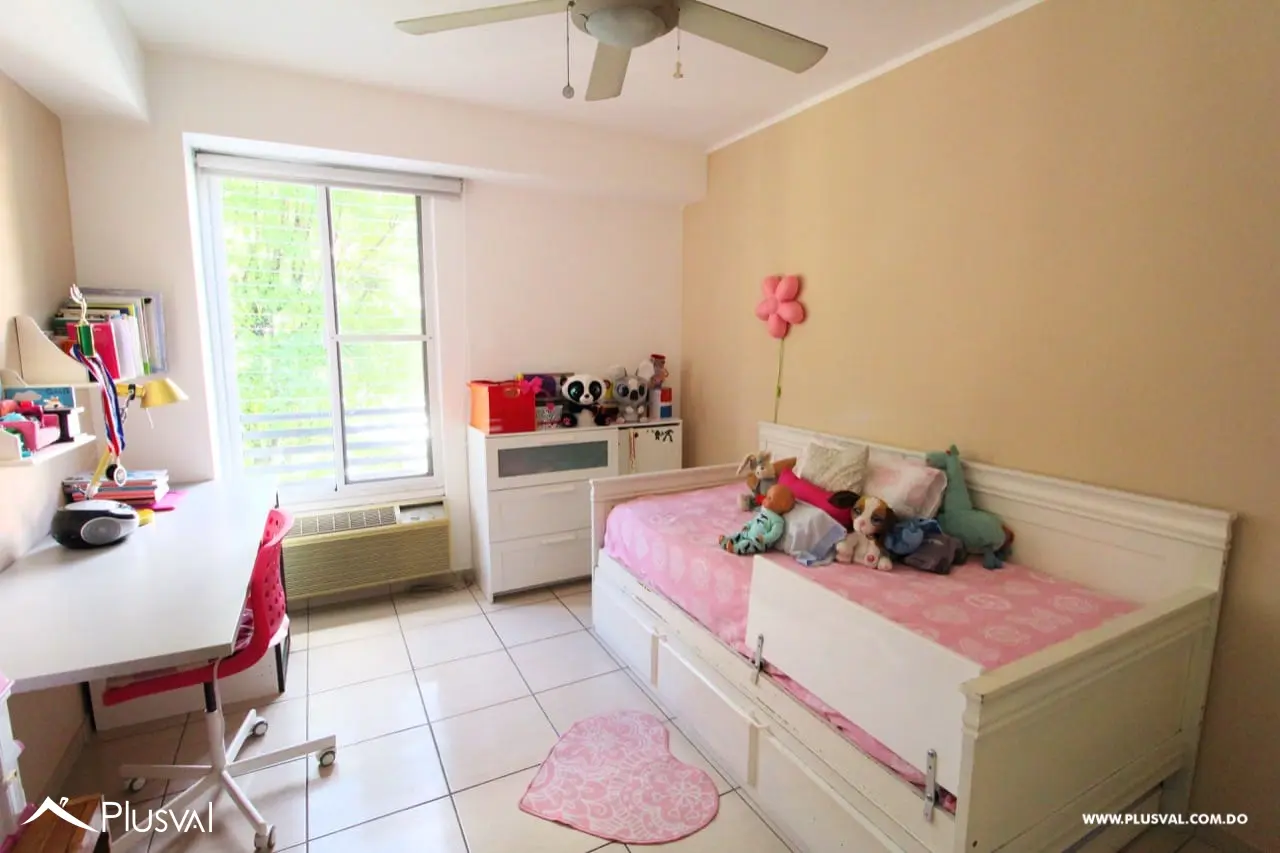 Apartamento en Alquiler de 3 habitaciones en Evaristo Morales 516738