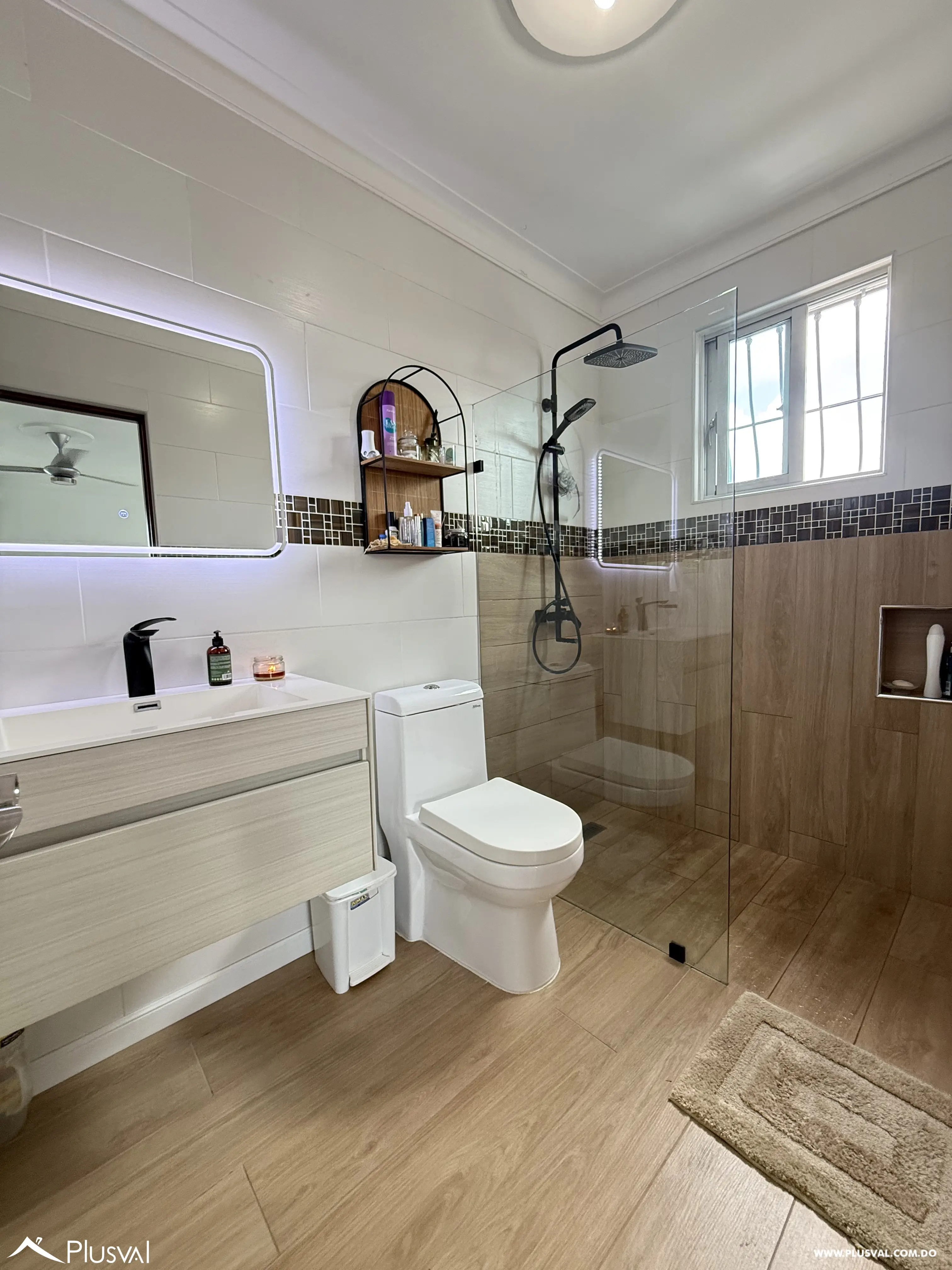 Penthouse de Lujo con Terraza y Jacuzzi Privado 513831