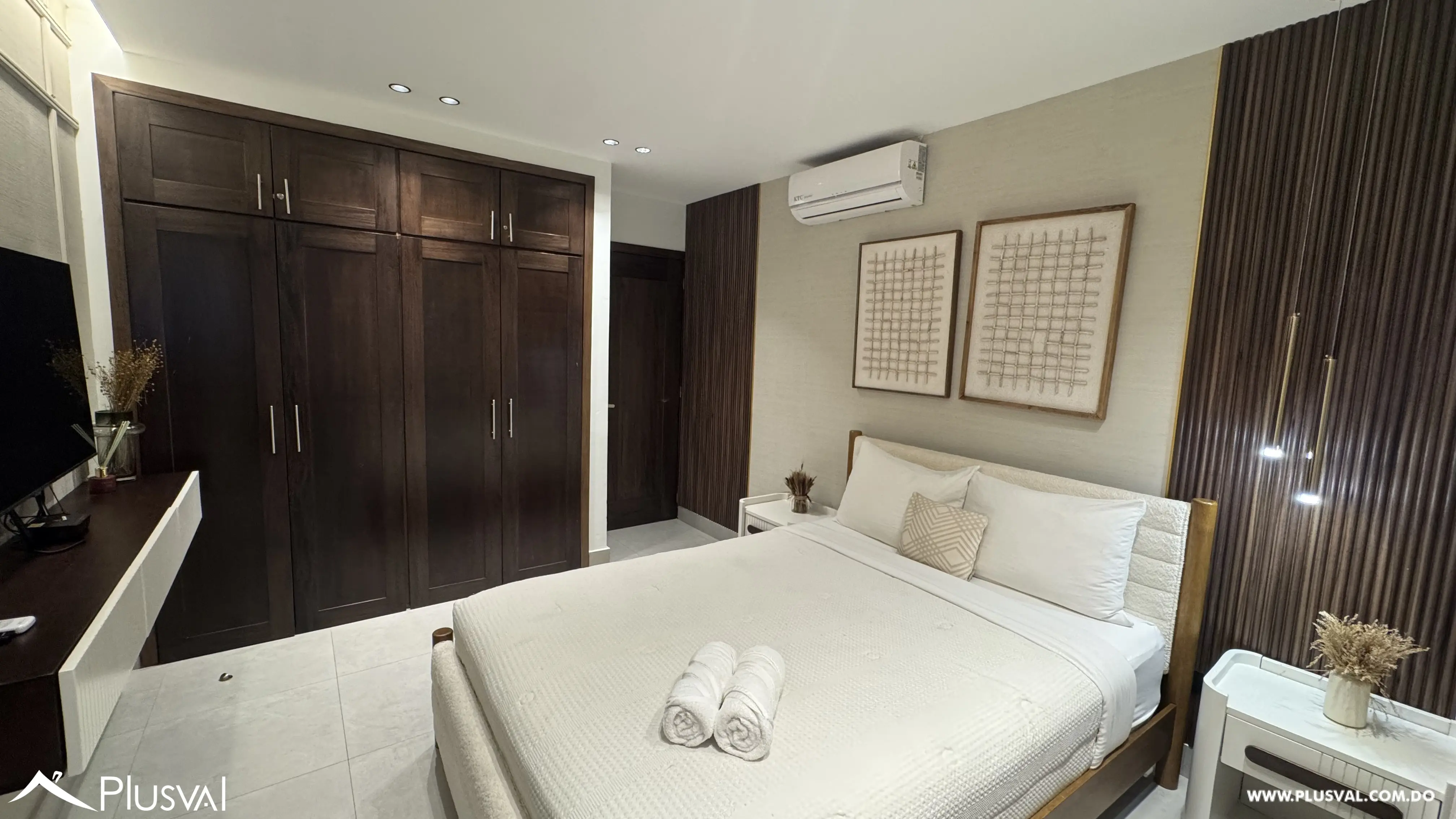 Apartamento amueblado de 1 habitación en venta en La Esmeralda, Santiago 536739