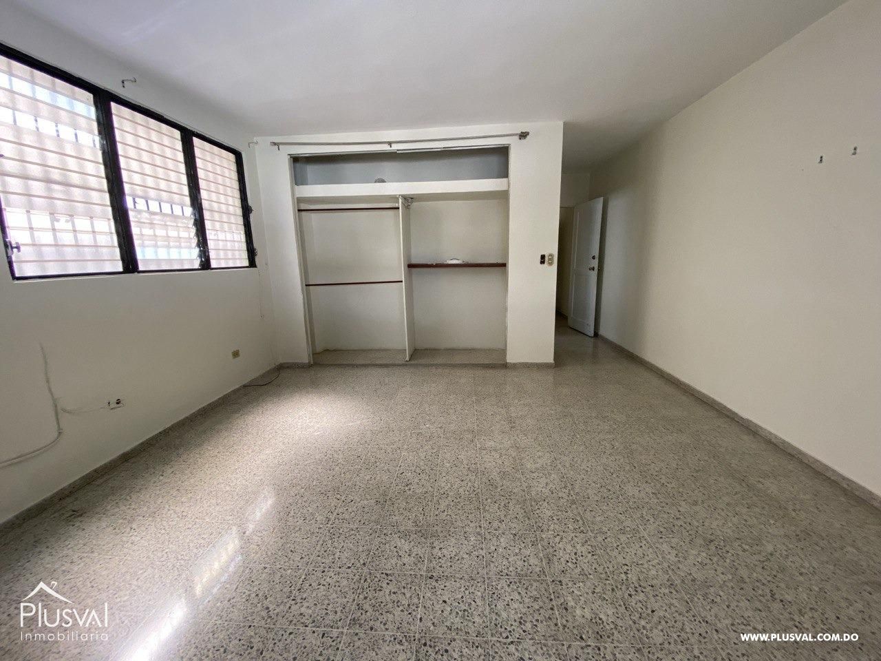 Local Comercial Amplio en Alquiler en Naco con Parqueos y Entrada Independiente 492068