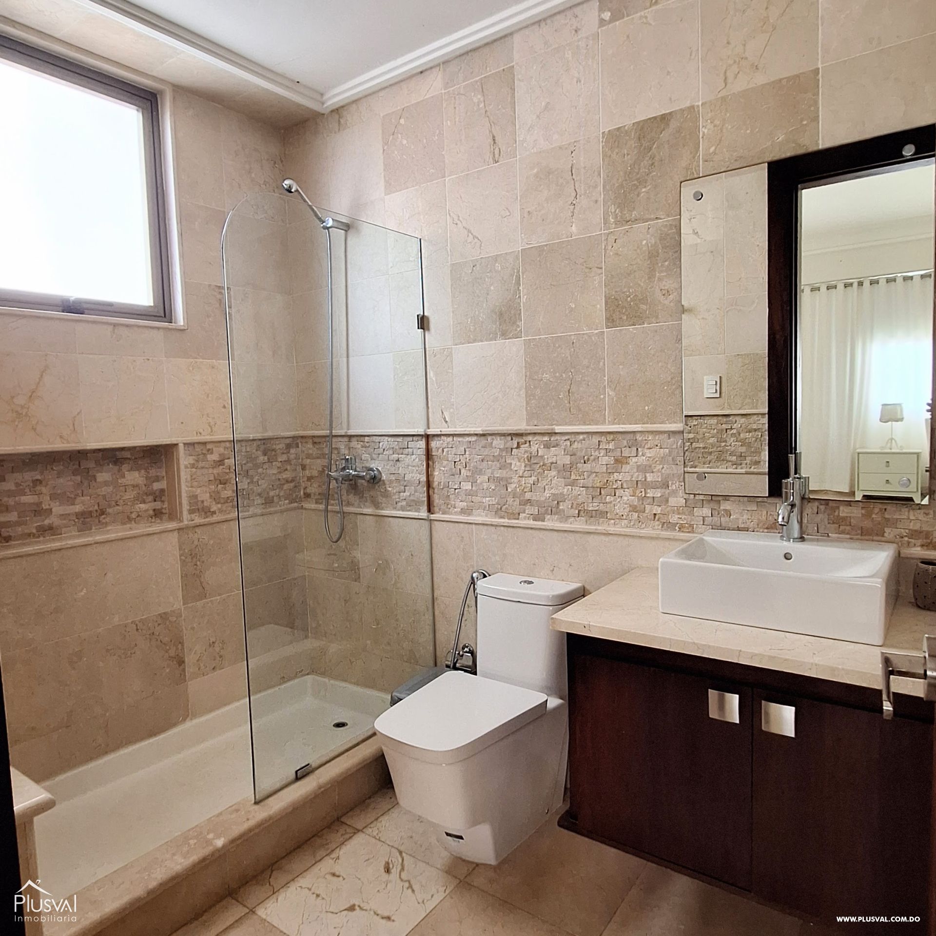 Apartamento en Alquiler Ens. Paraíso 387598