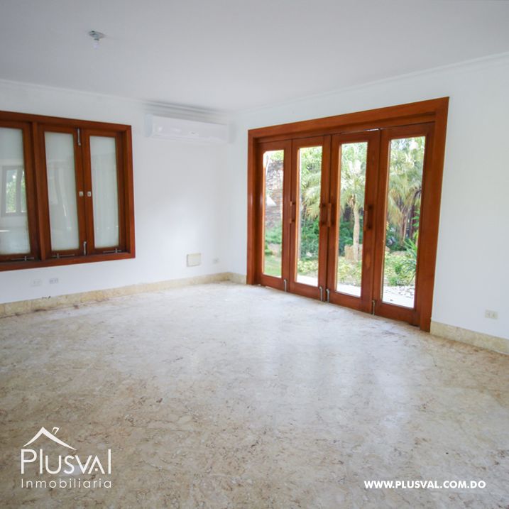 Amplia villa en venta en Cap Cana 209709