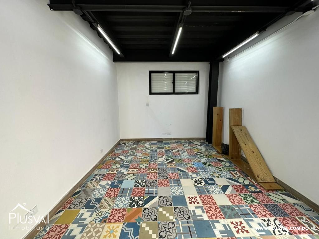 En Piantini , local en 2do piso en alquiler . Solo ofic administrativas 276011