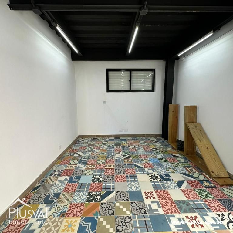 En Piantini , local en 2do piso en alquiler . Solo ofic administrativas 276011
